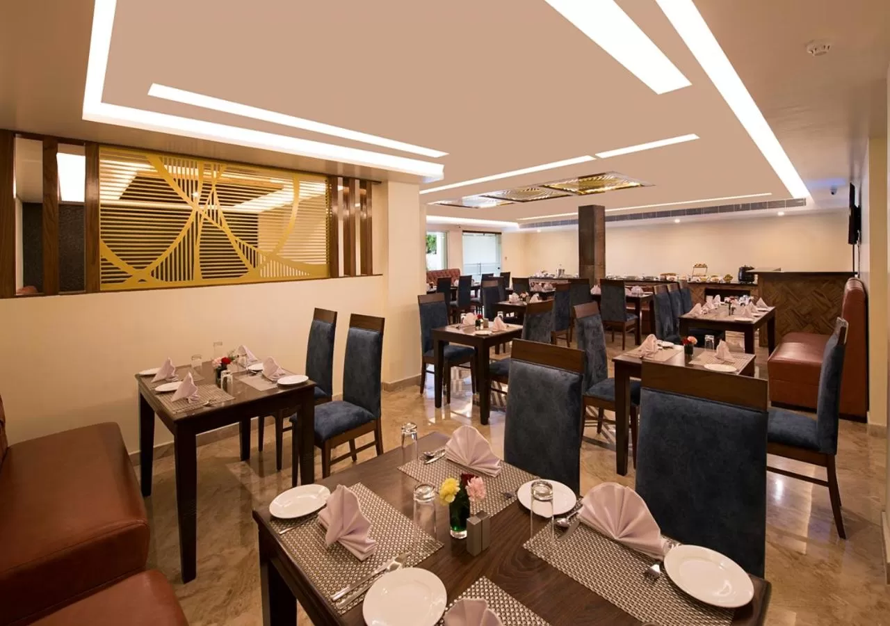 Restaurant/places to eat in Clarks Inn Suites Katra
