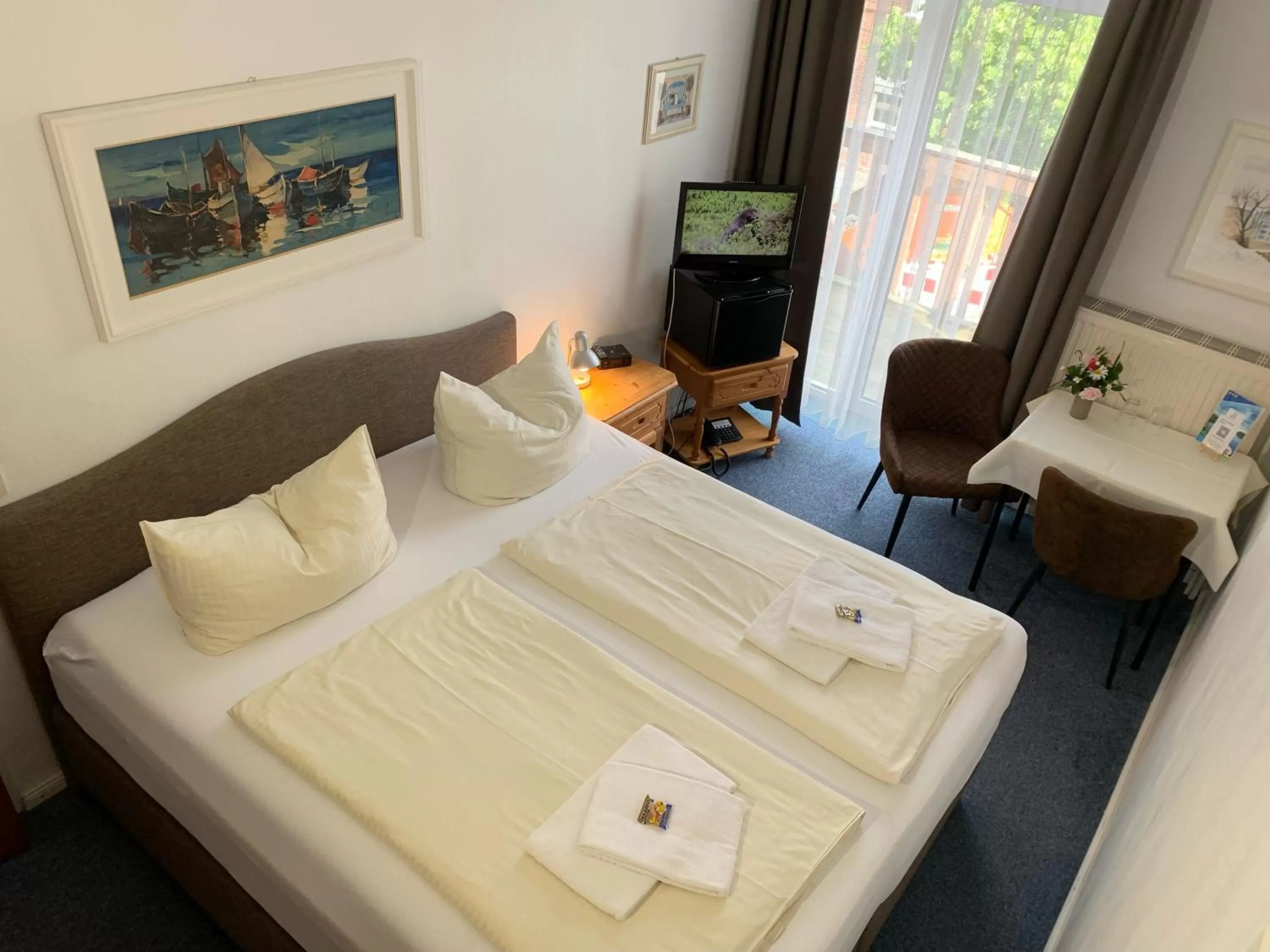 Bedroom, Bed in Hotel Holsteinische Schweiz am Dieksee