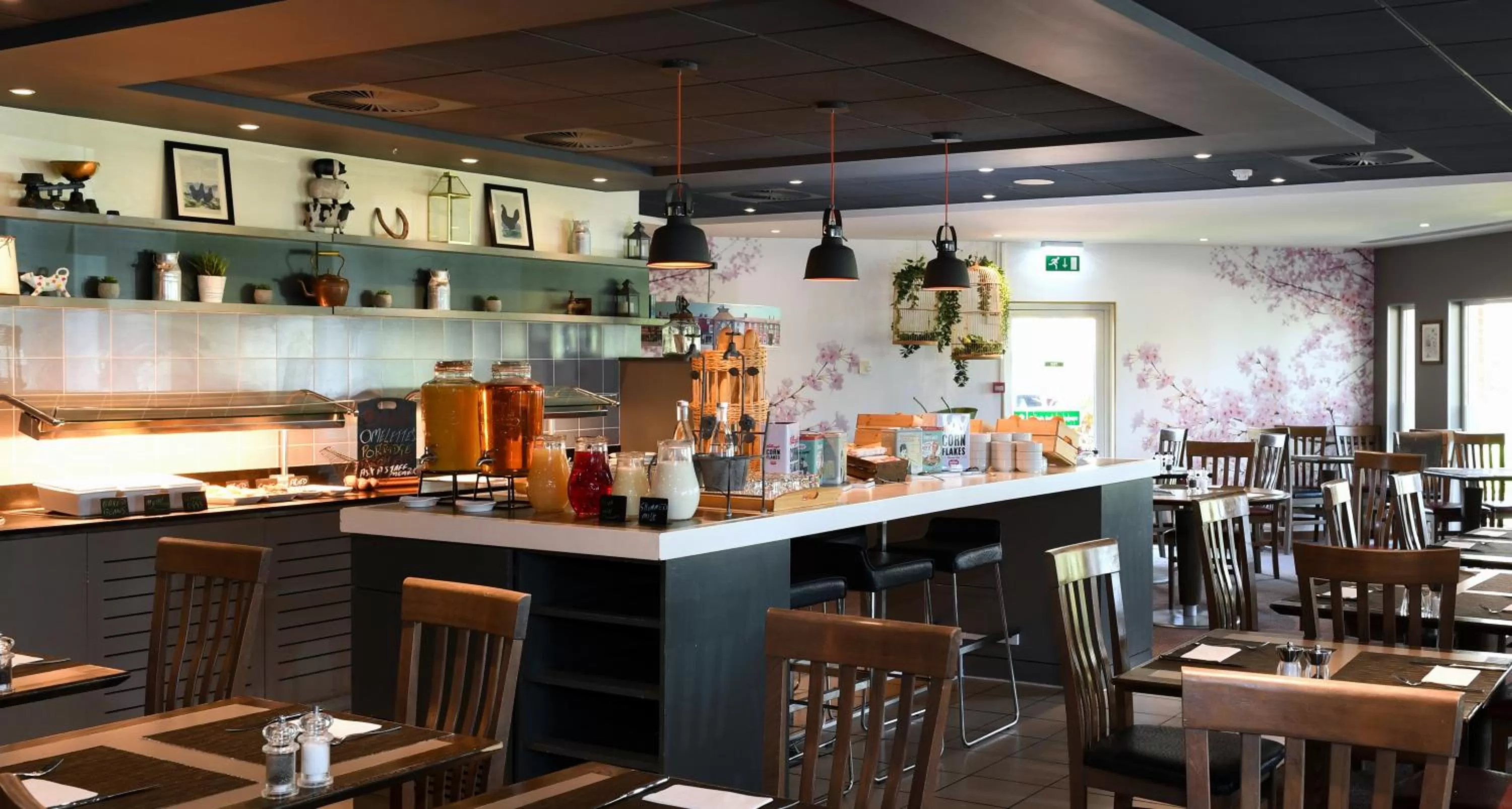 Restaurant/places to eat in Novotel Milton Keynes