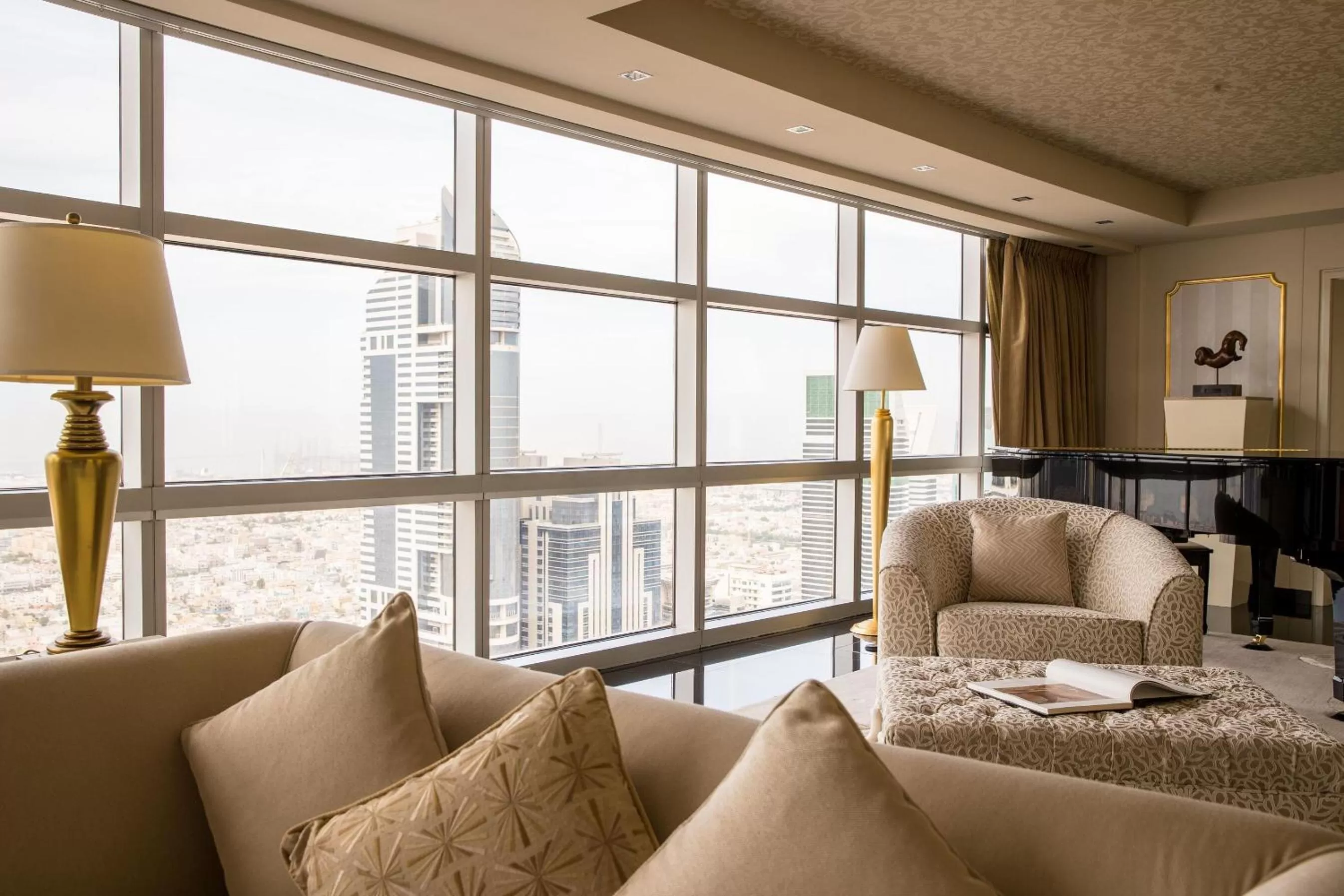 Living room, Seating Area in Jumeirah Emirates Towers