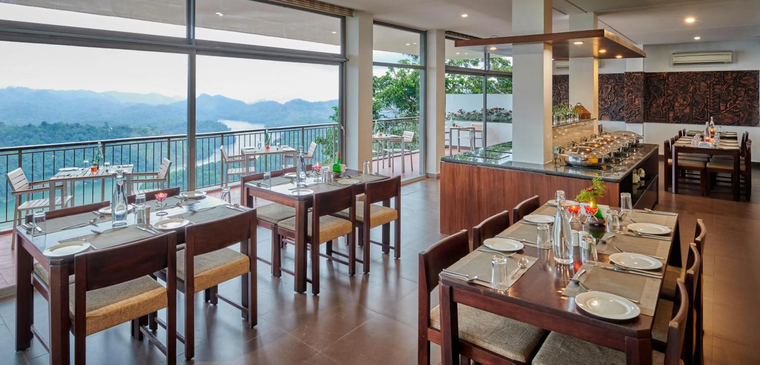 Restaurant/places to eat in Ragamaya Resort & Spa Munnar