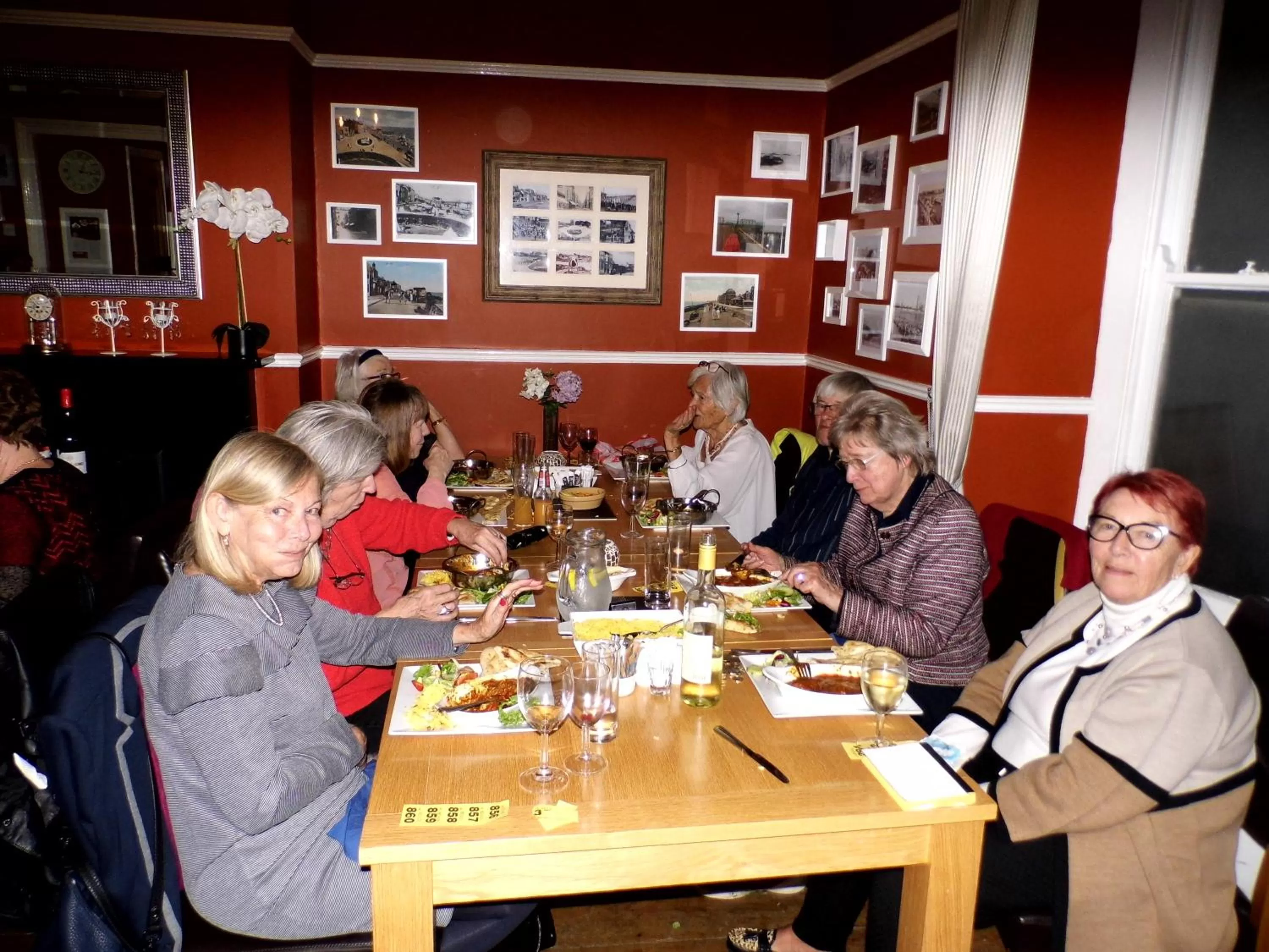 Restaurant/places to eat in Waterfront Hotel