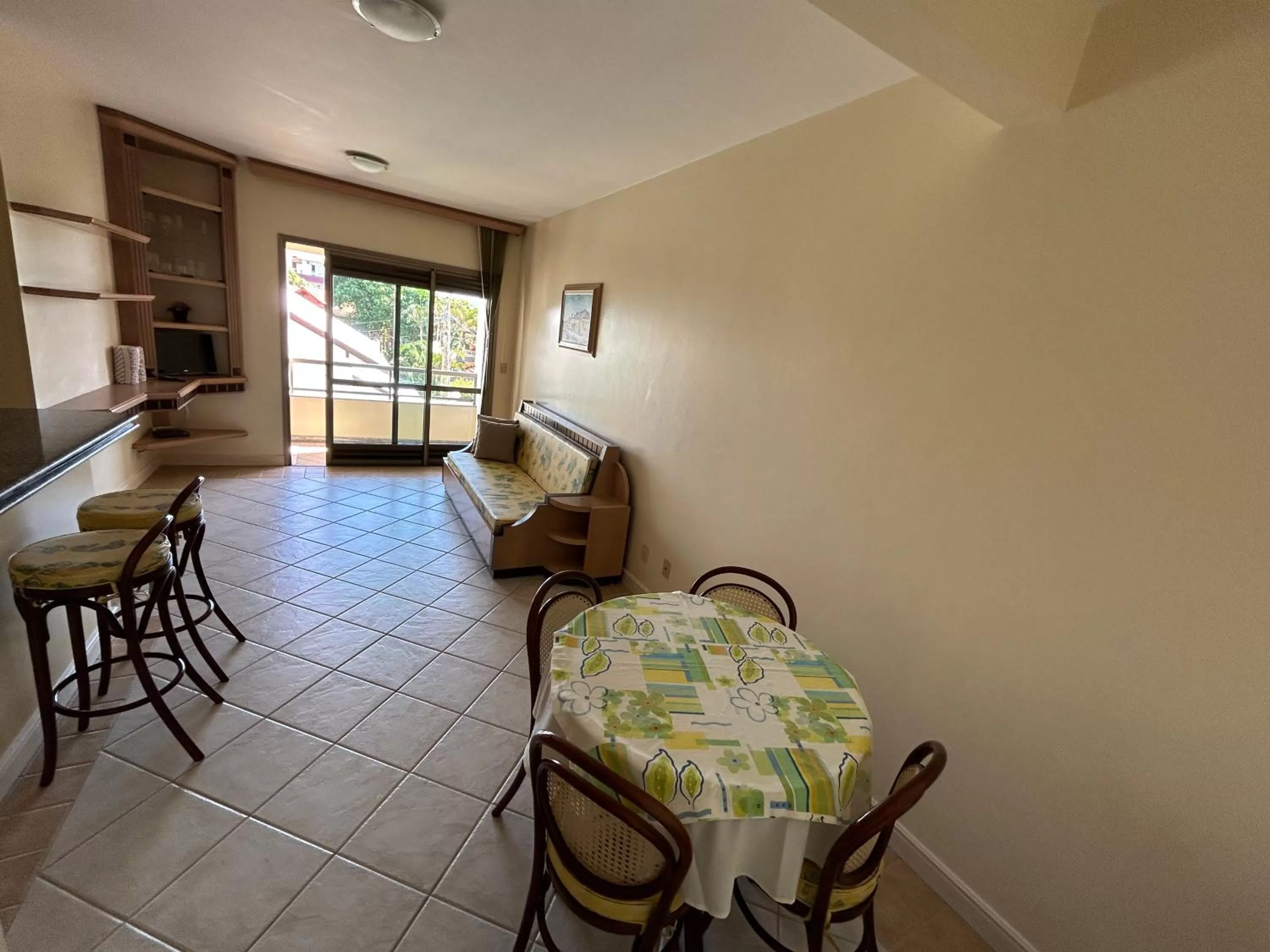 Living room, Dining Area in Golfinhos Apart Hotel