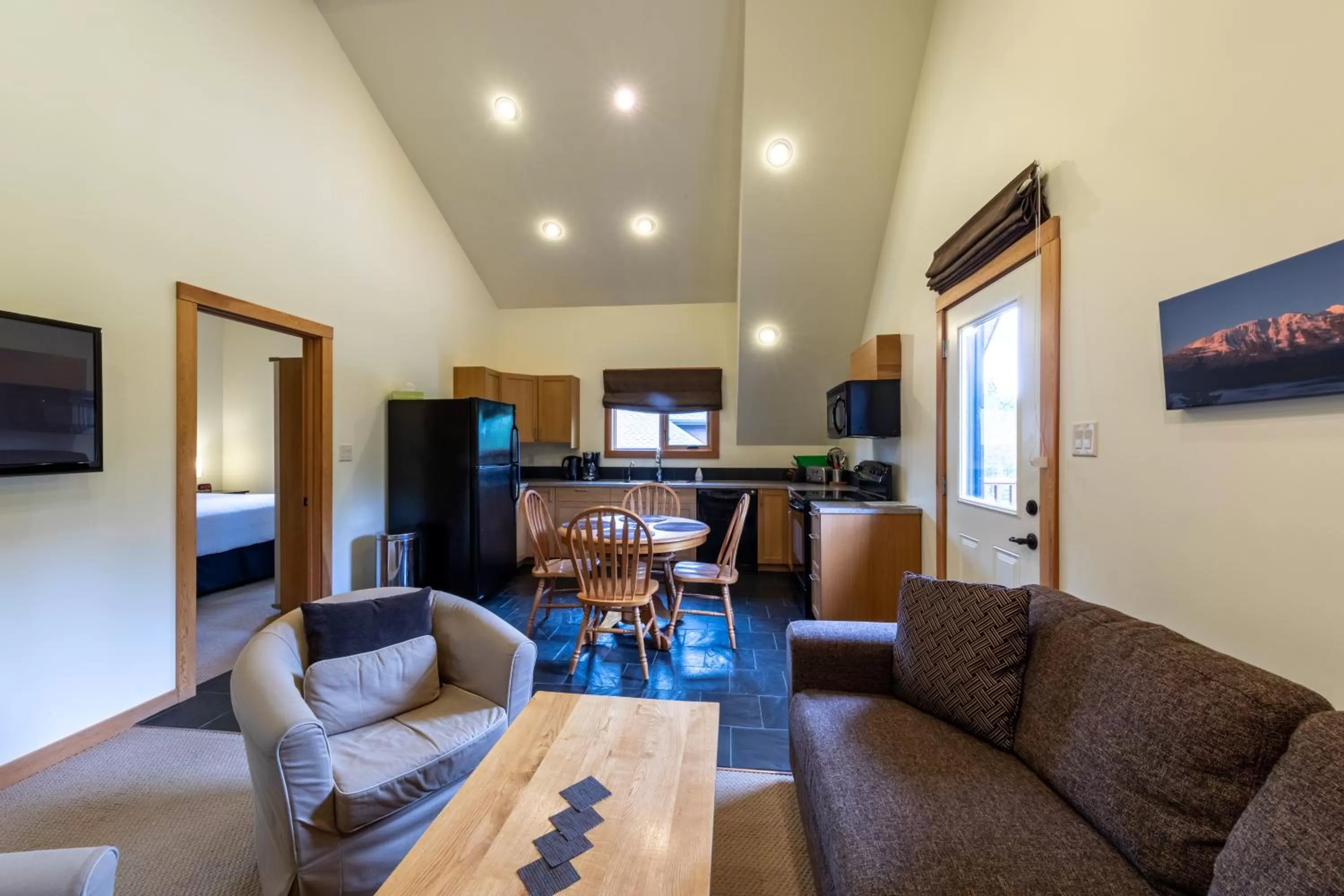 Seating area in Canyon Ridge Lodge