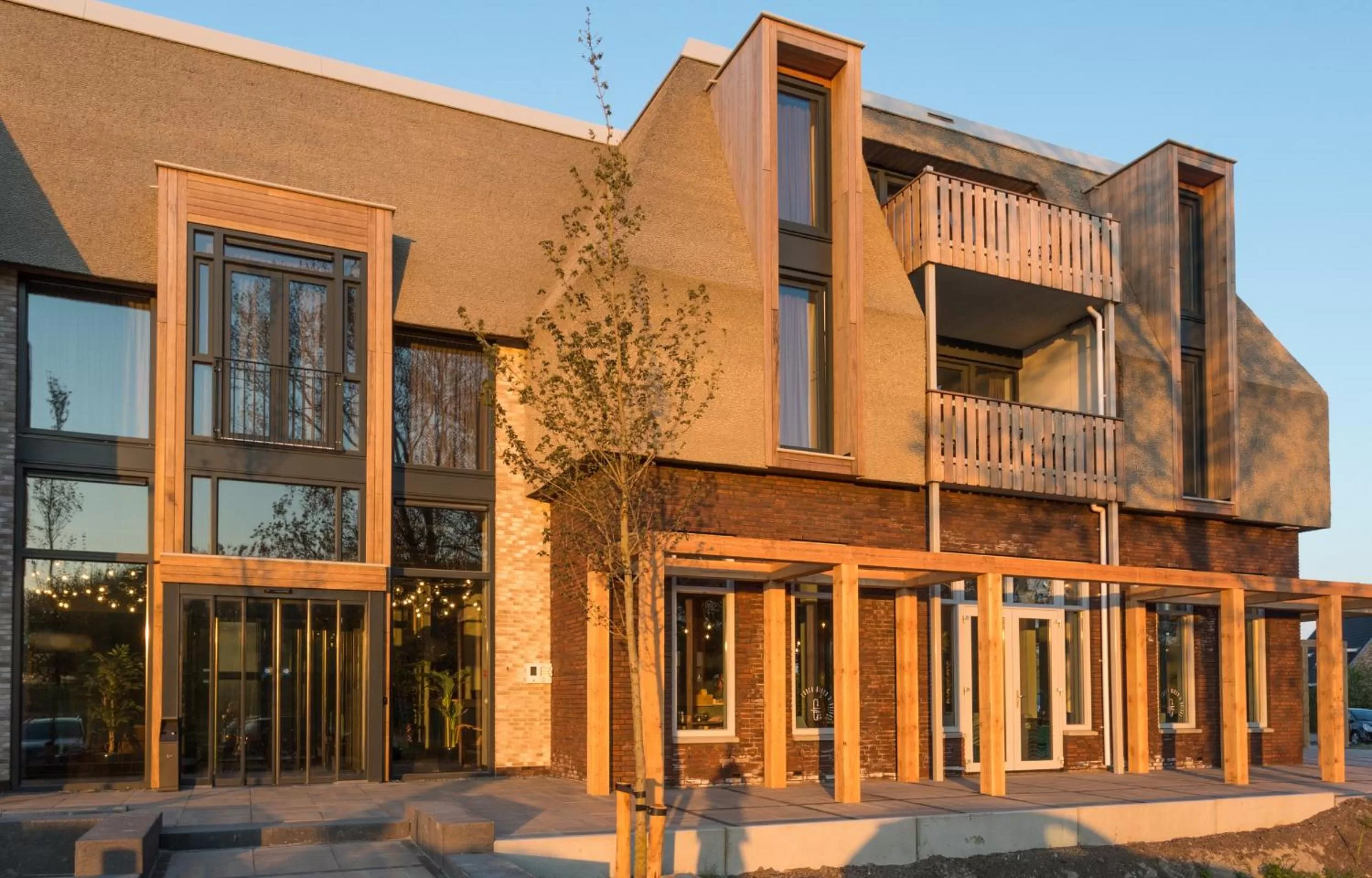 Facade/entrance, Property Building in Hotel Kaap West I Kloeg Collection