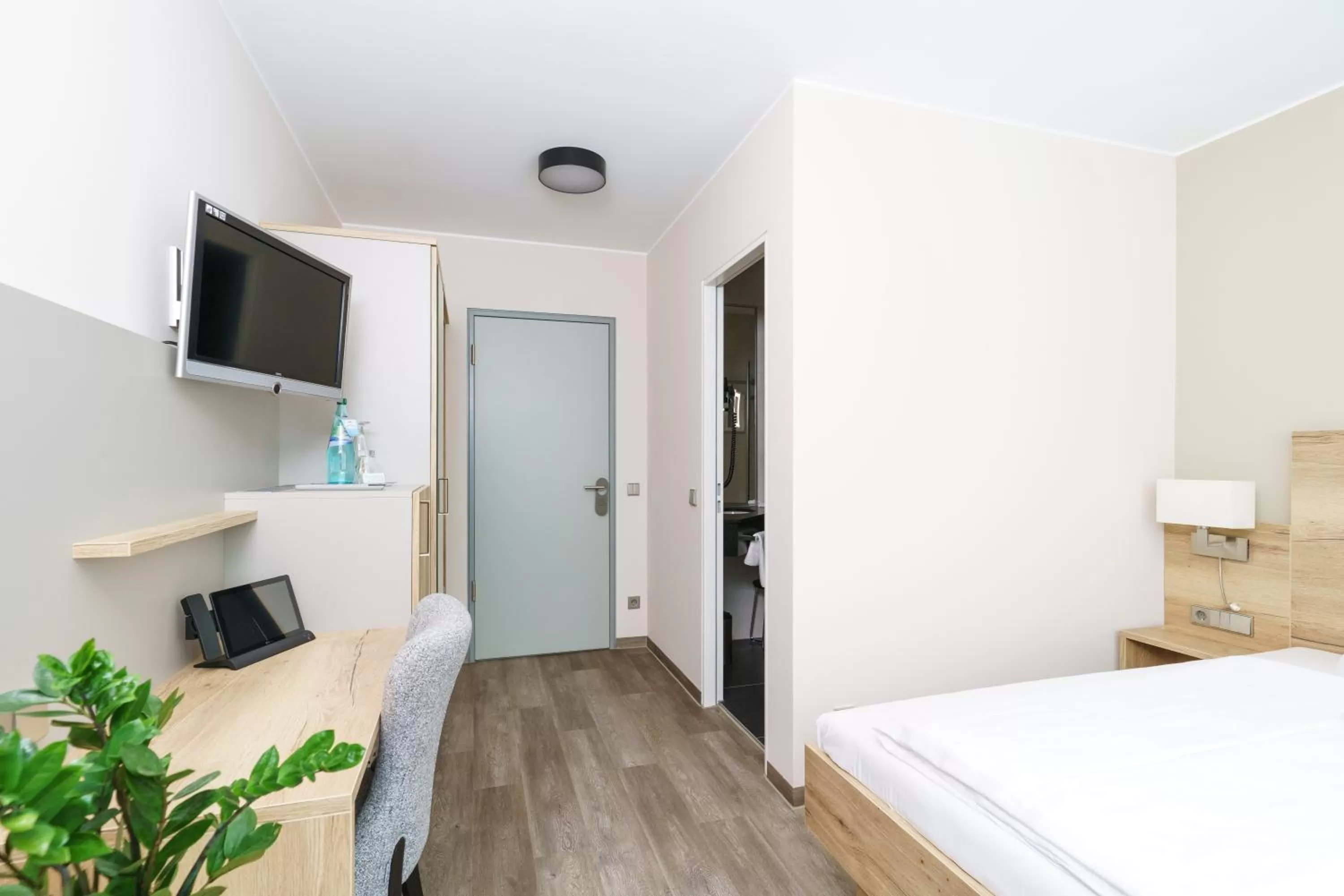 Bed in Hotel Forsthaus Grüna Betreibergesellschaft mbH