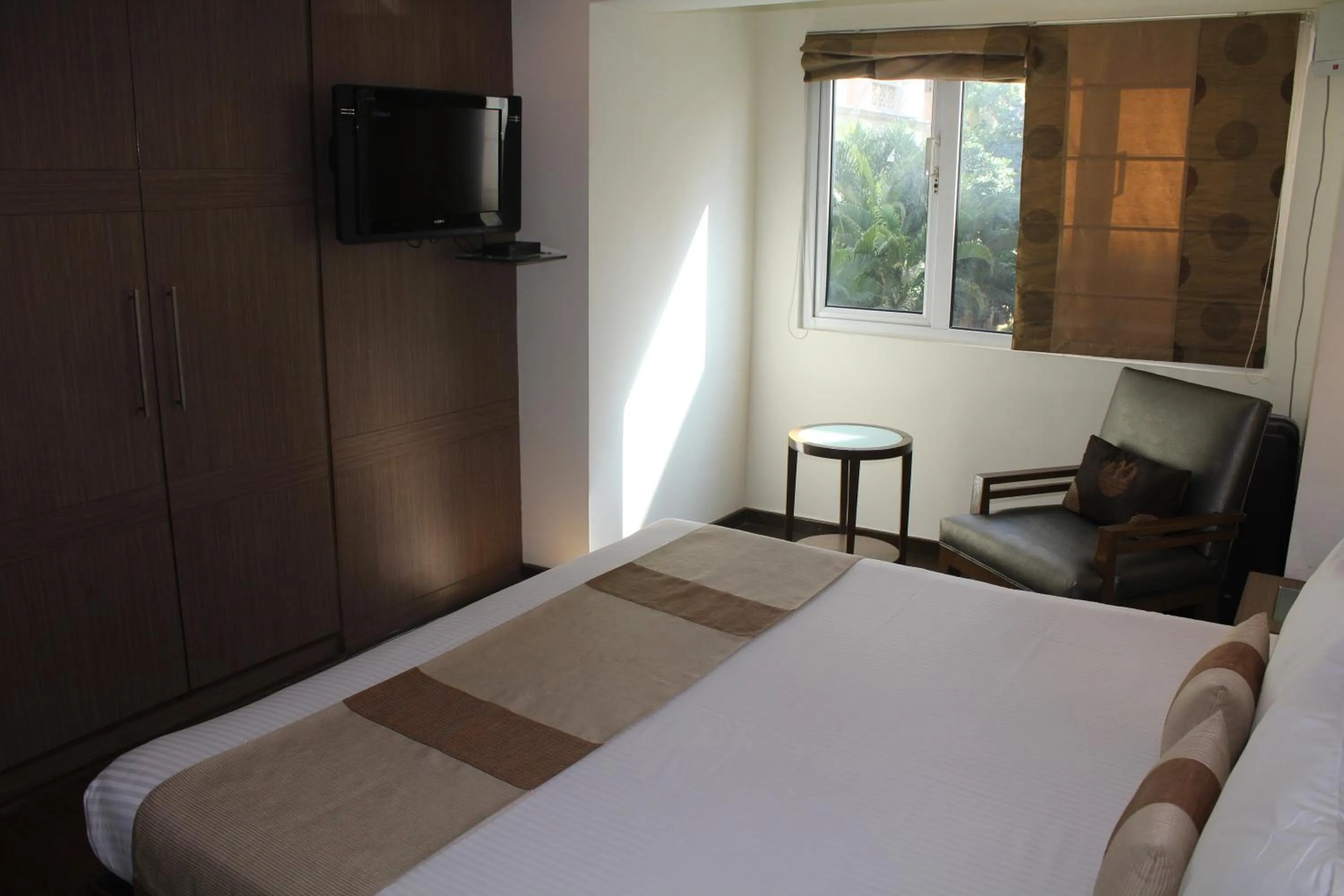 Street view, Bed in The Lotus Apartment Hotel, Venkatraman Street