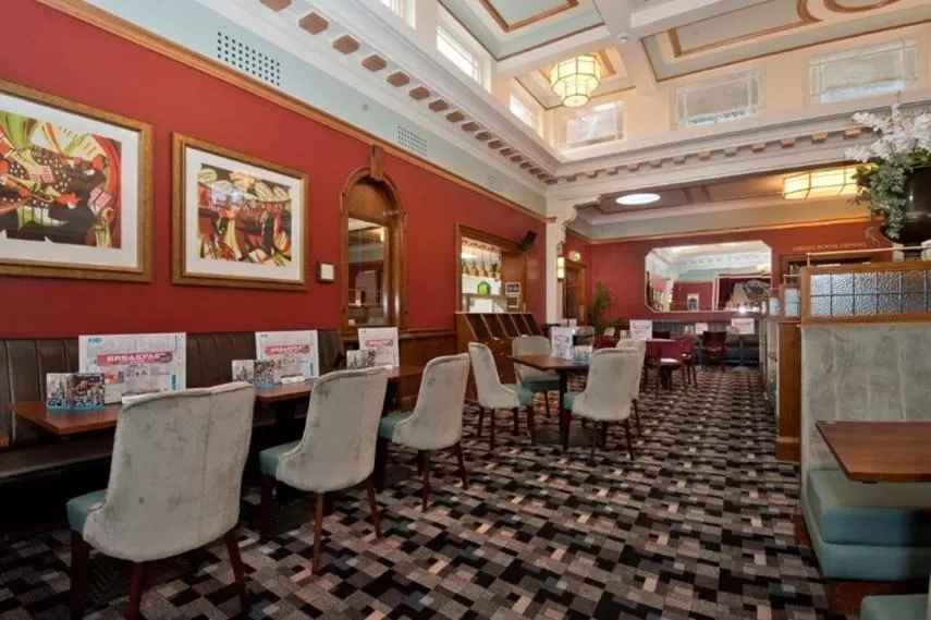 Restaurant/Places to Eat in The Greenwood Hotel - Wetherspoon