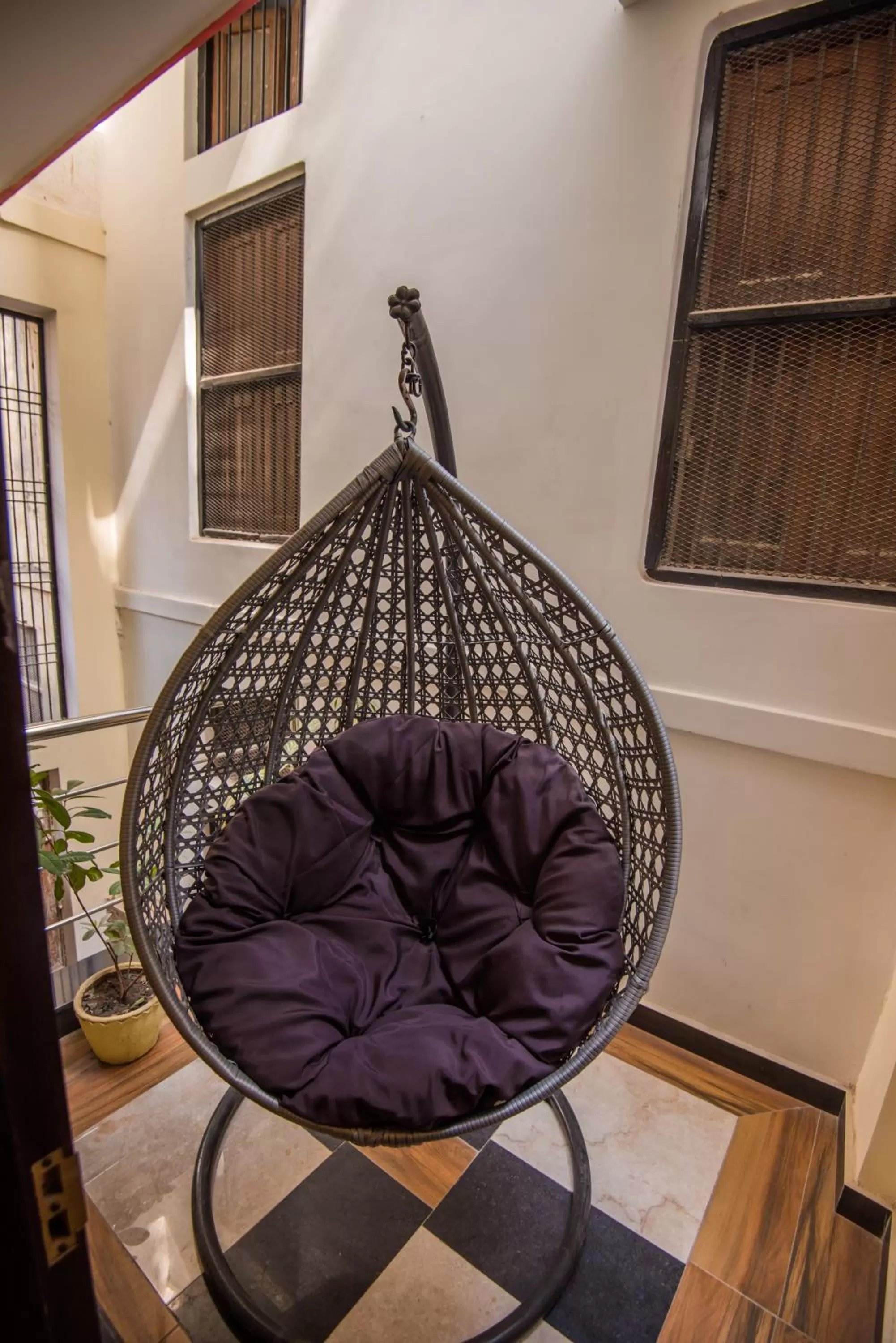 Seating area in Hotel Heritage Inn at Assi Ghat