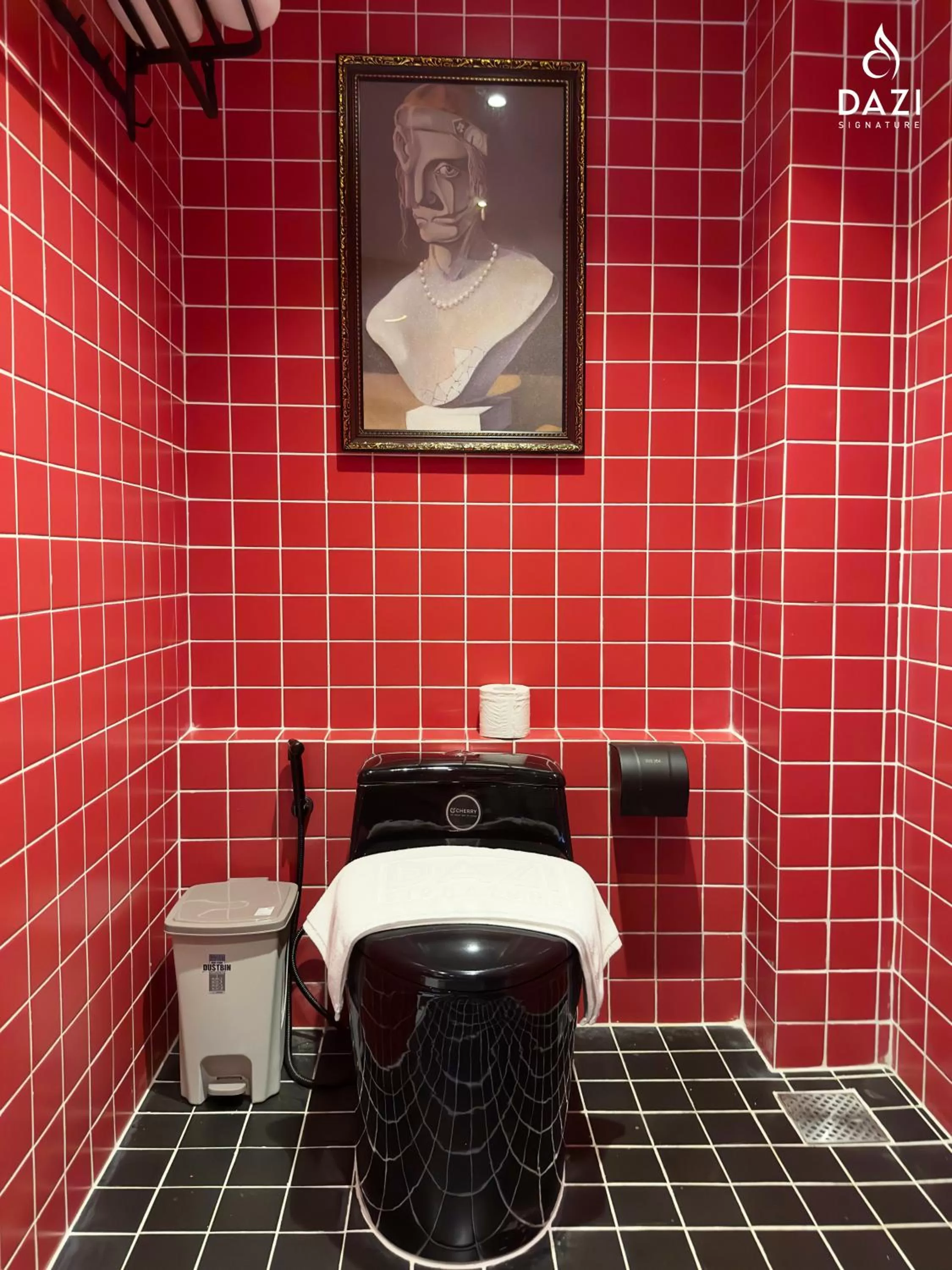 Toilet in Dazi Signature