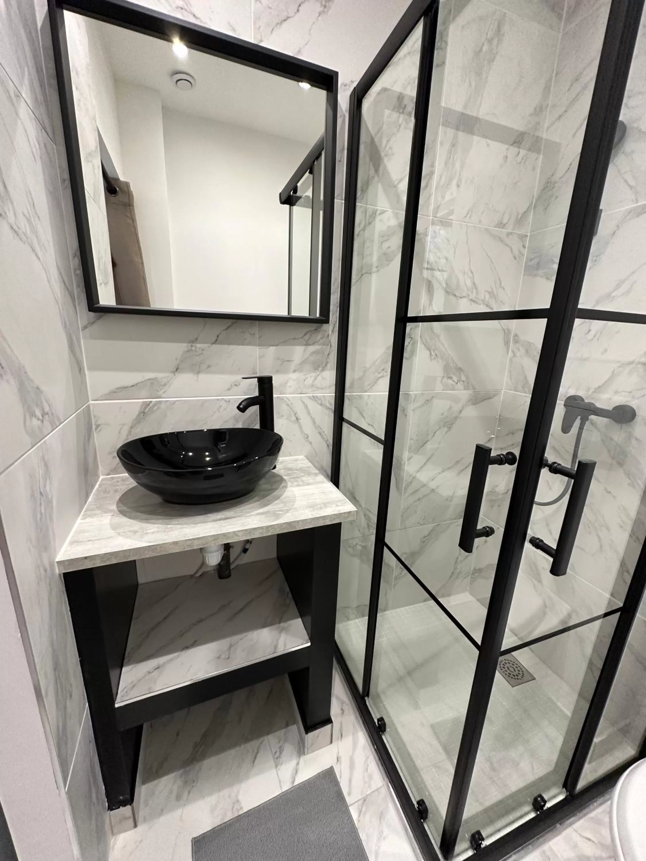 Bathroom in La maison de Giulia Menton