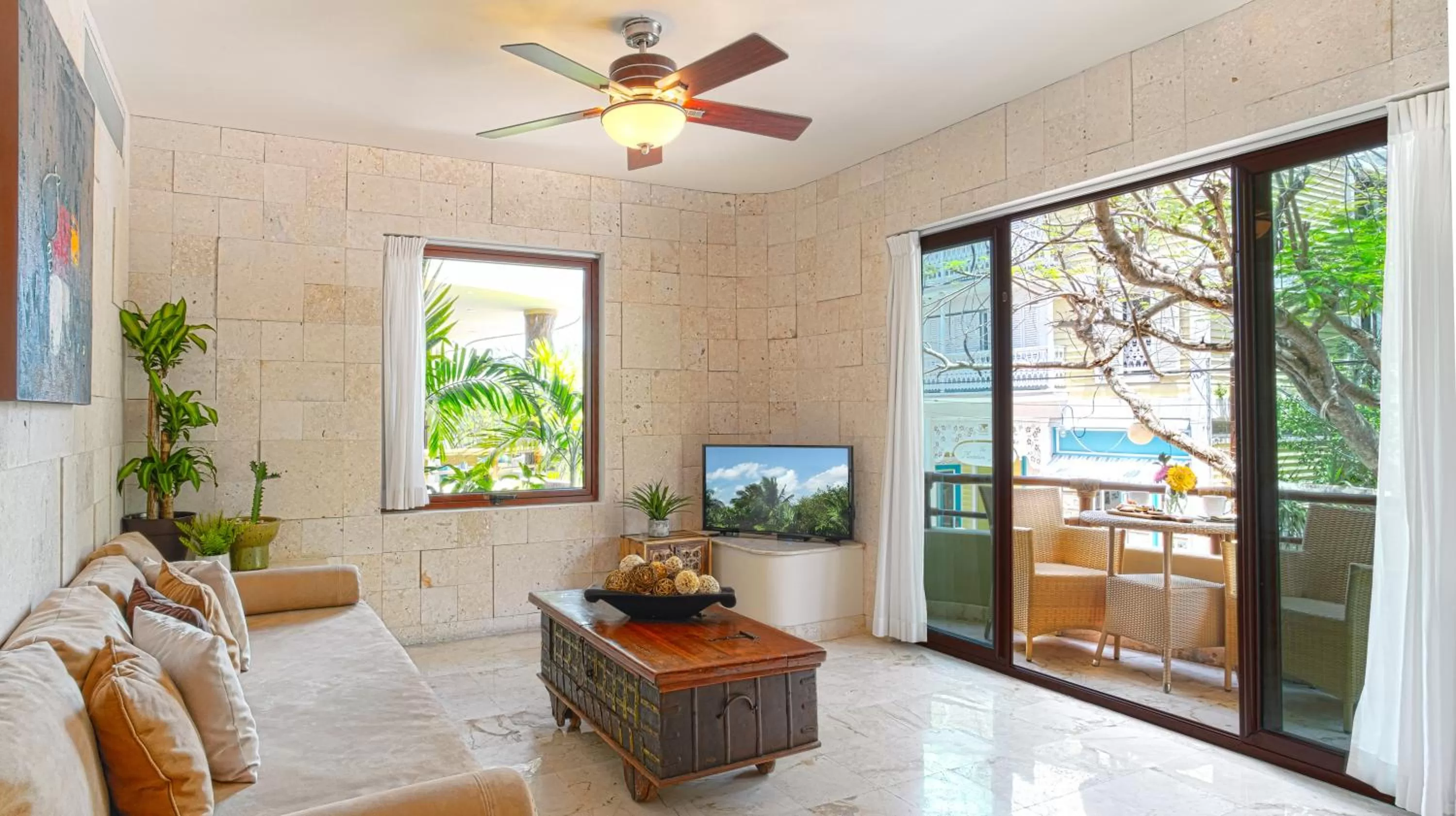 Balcony/Terrace in Maya Villa Condo Hotel and Beachclub