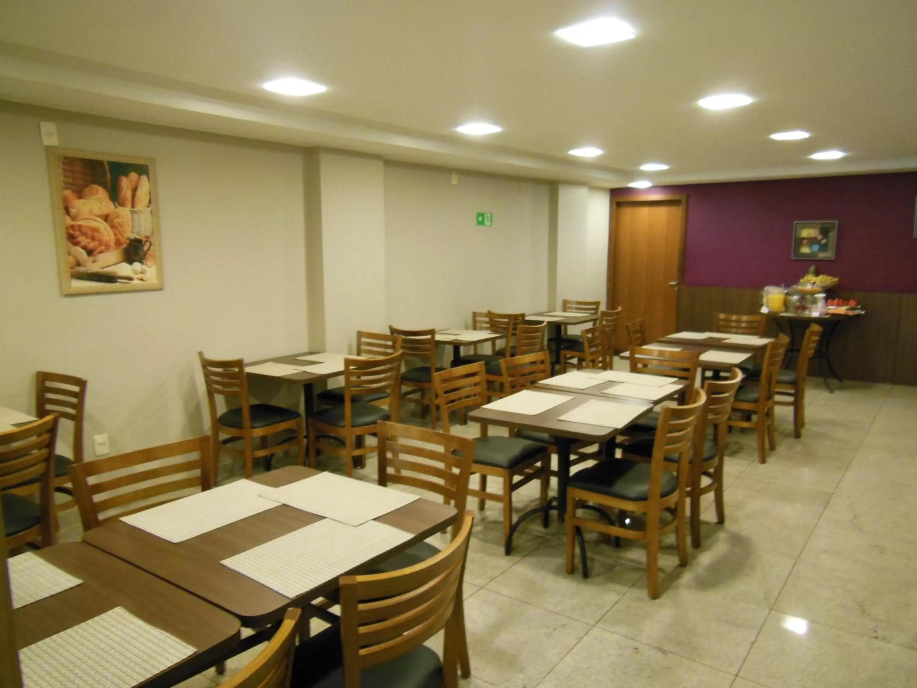 Restaurant/Places to Eat in Alfa Plaza Hotel