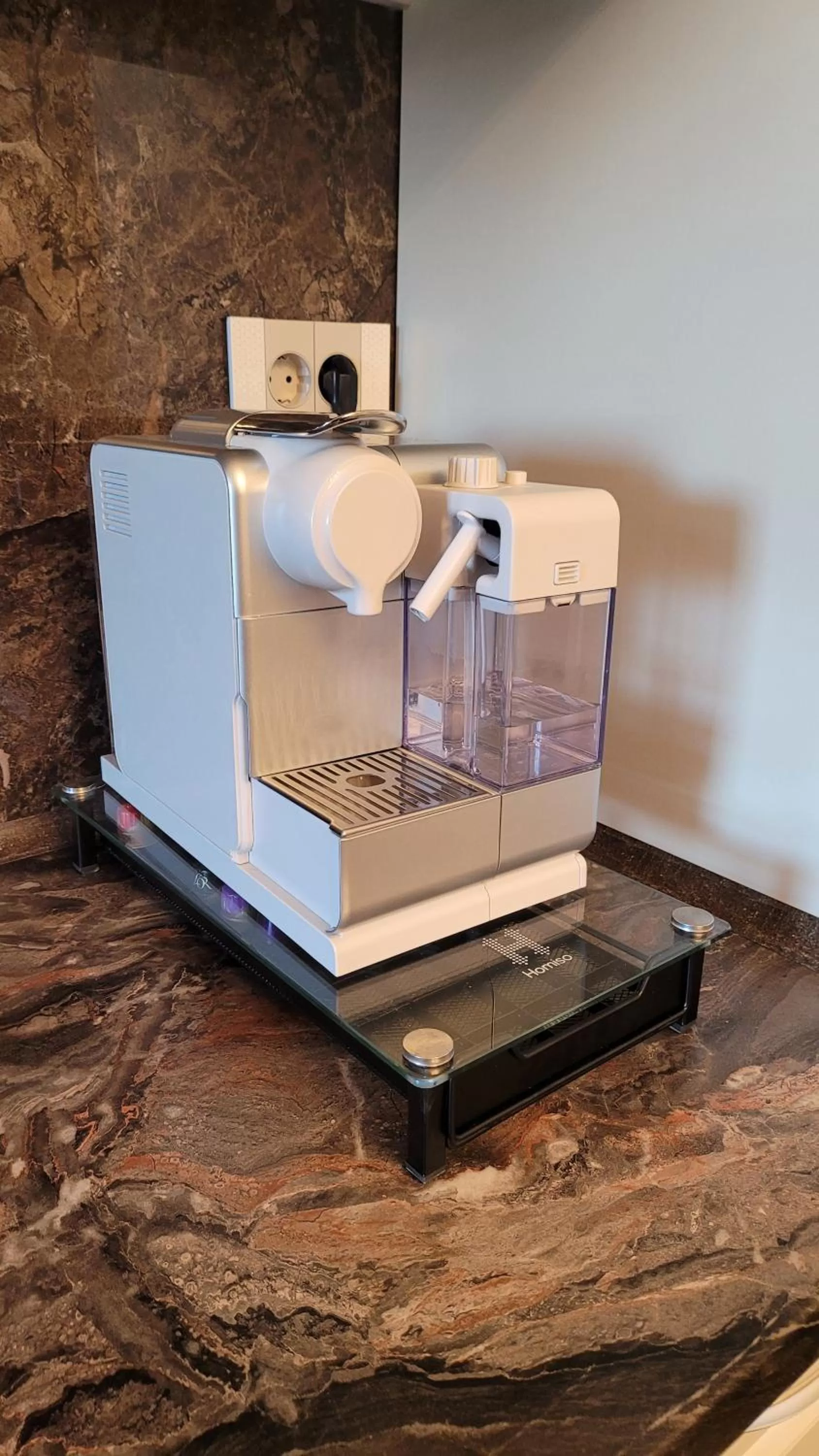 Coffee/tea facilities in Terrace Suites Iasi