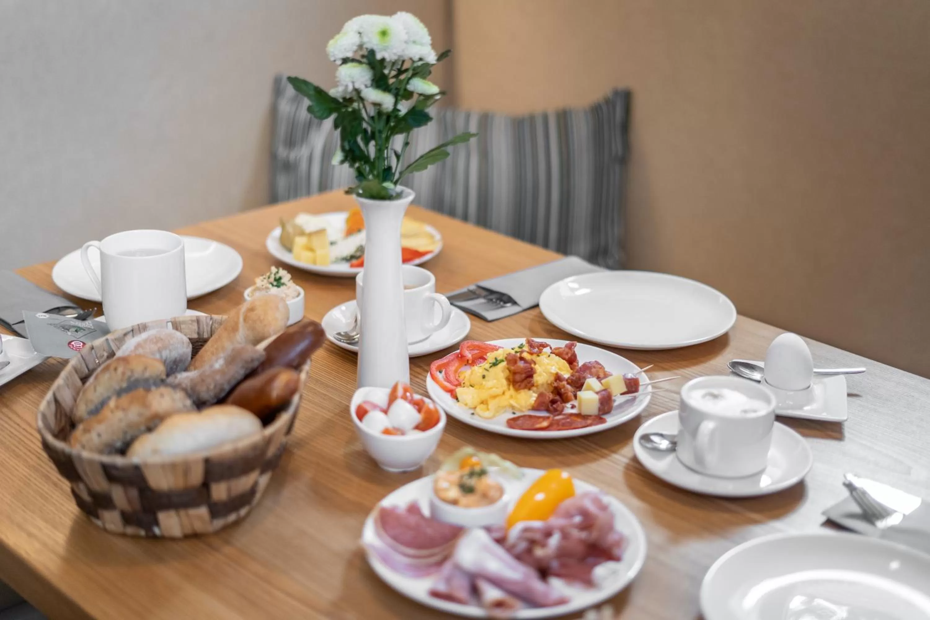 Breakfast in Galerie Hotel