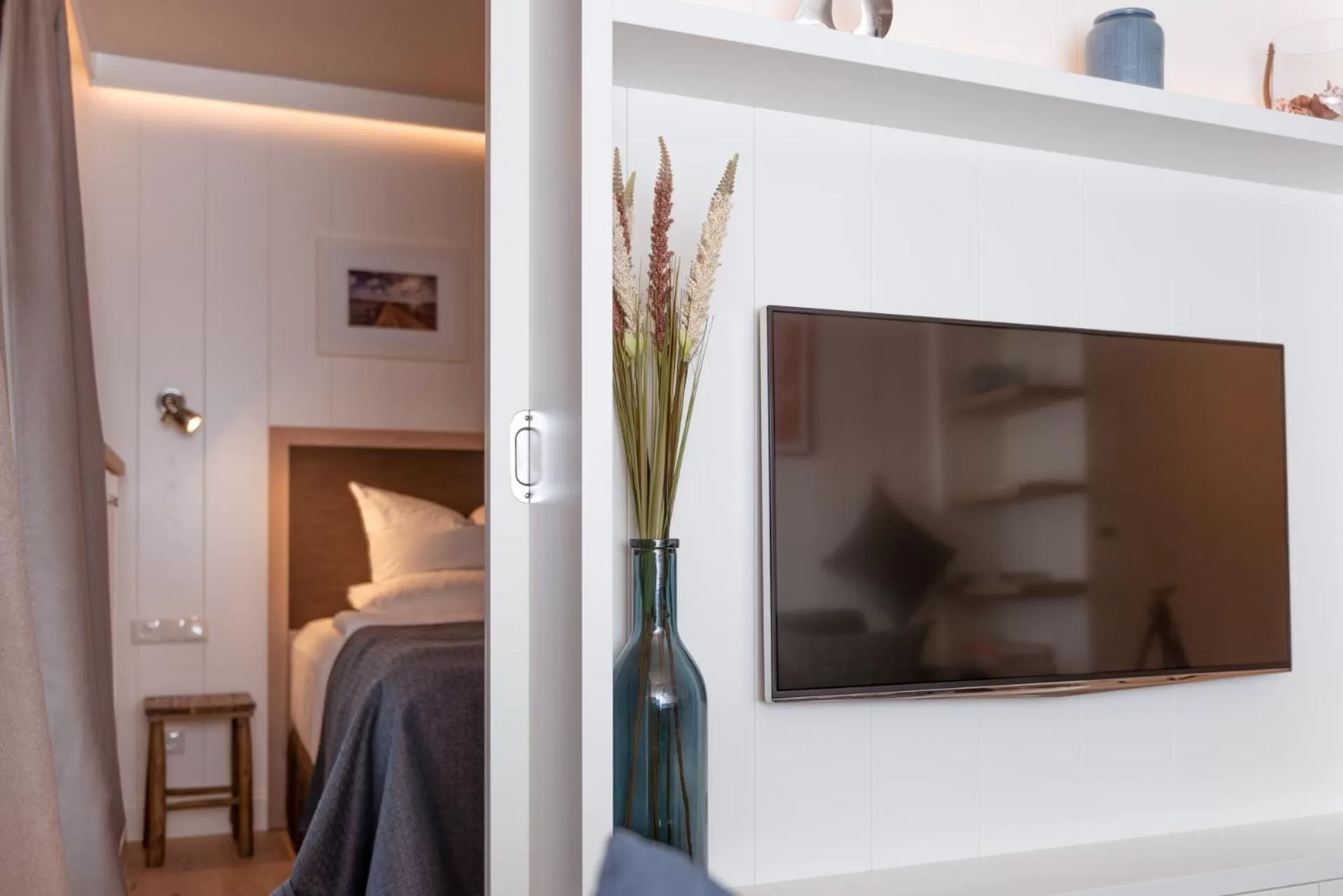 TV and multimedia, Bed in LOEV - VELA Hotels