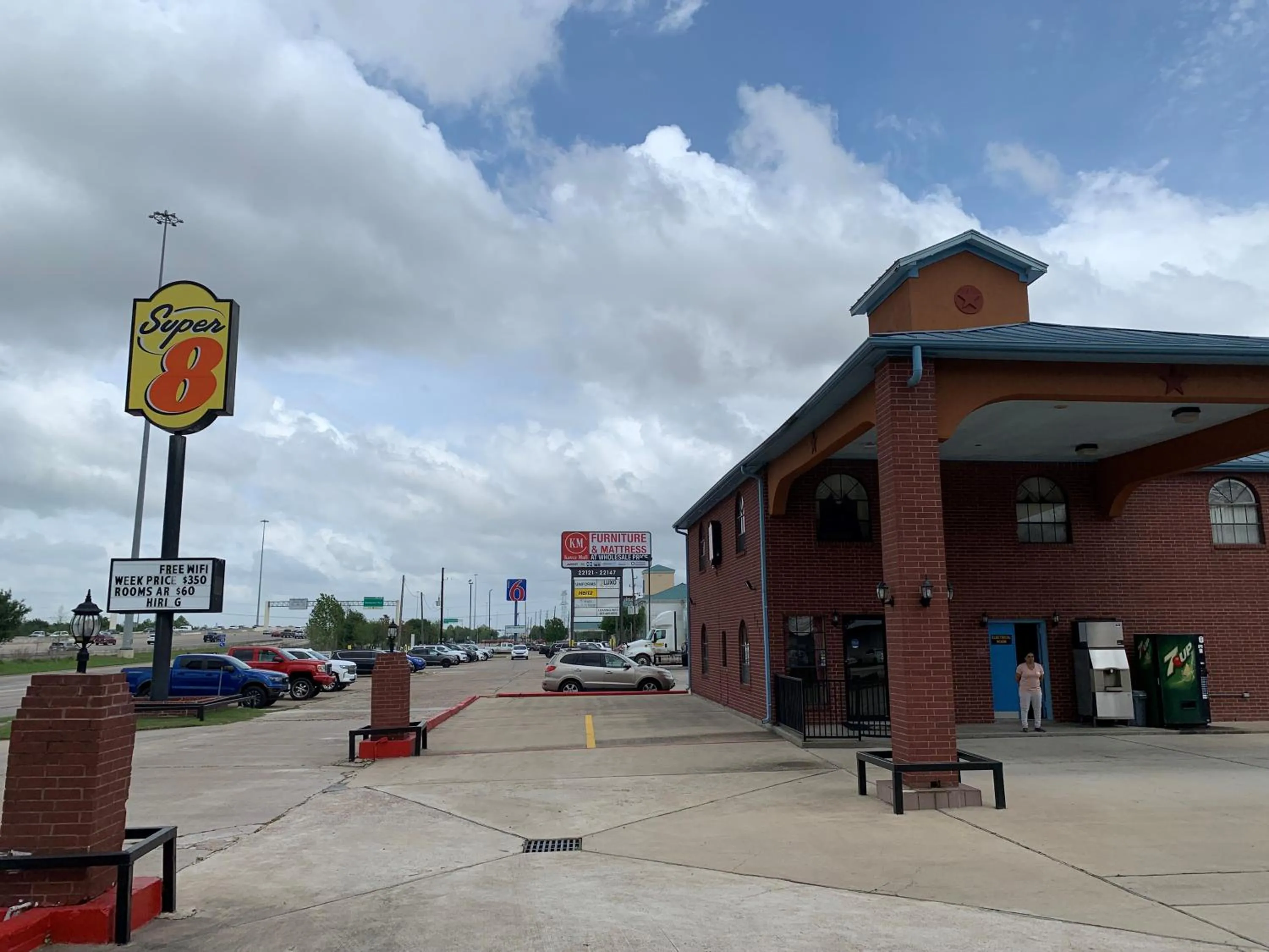 Neighbourhood in Express Inn