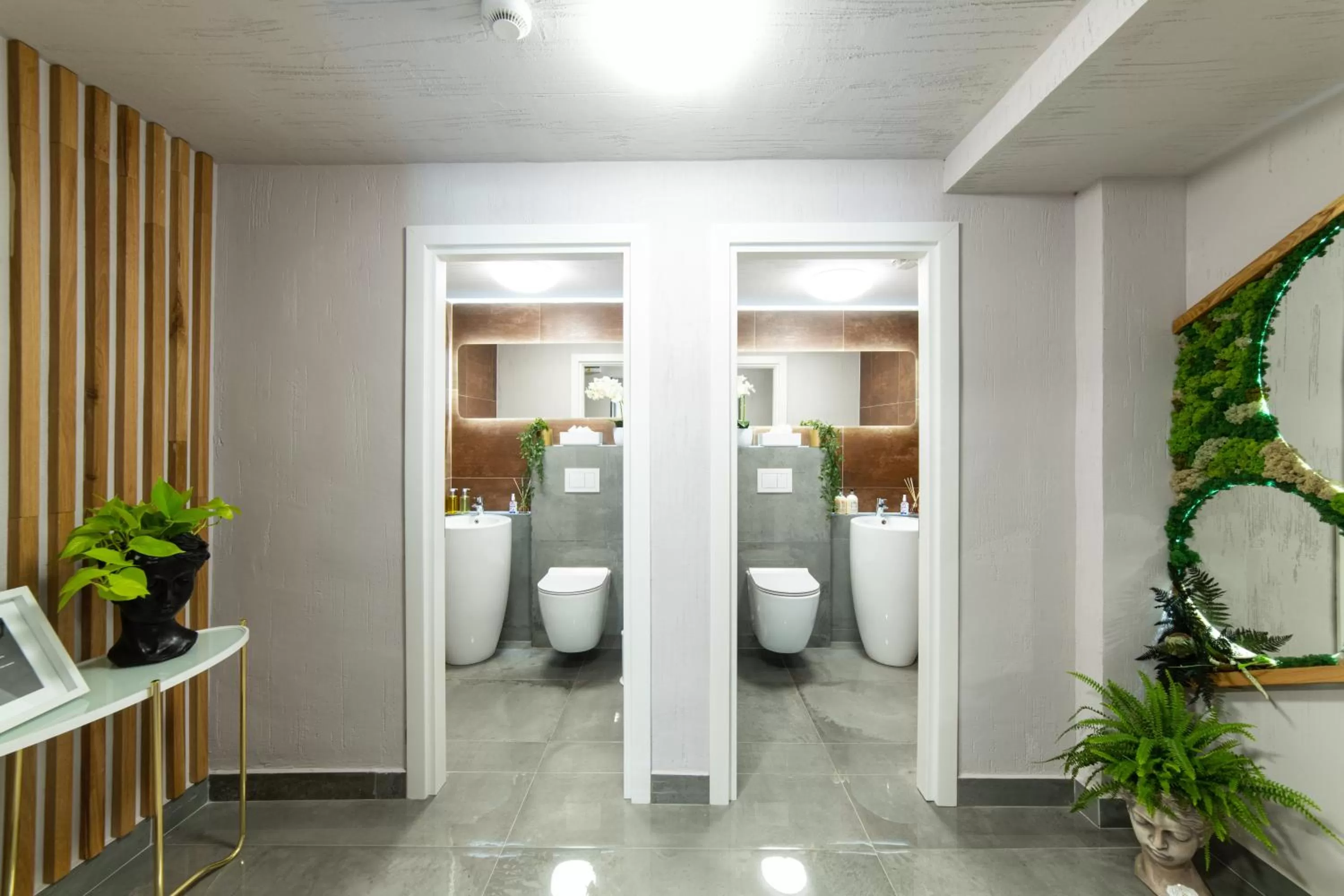 Toilet in Campeador Inn