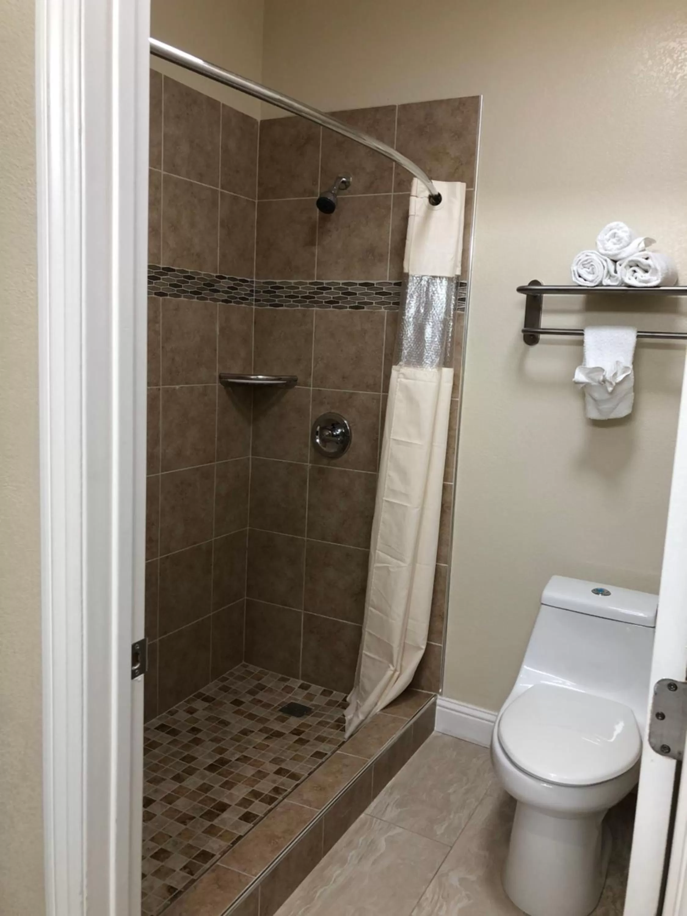 Bathroom in Casa Royal Inn