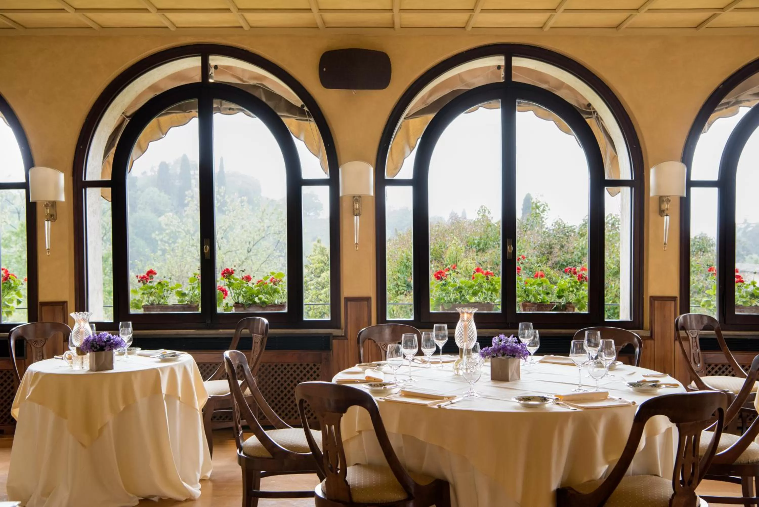 Restaurant/places to eat in Hotel Villa Cipriani