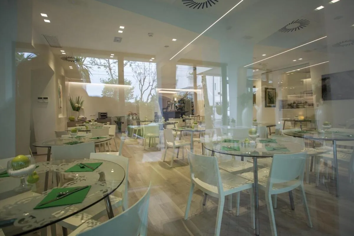 Restaurant/places to eat in Hotel Principe