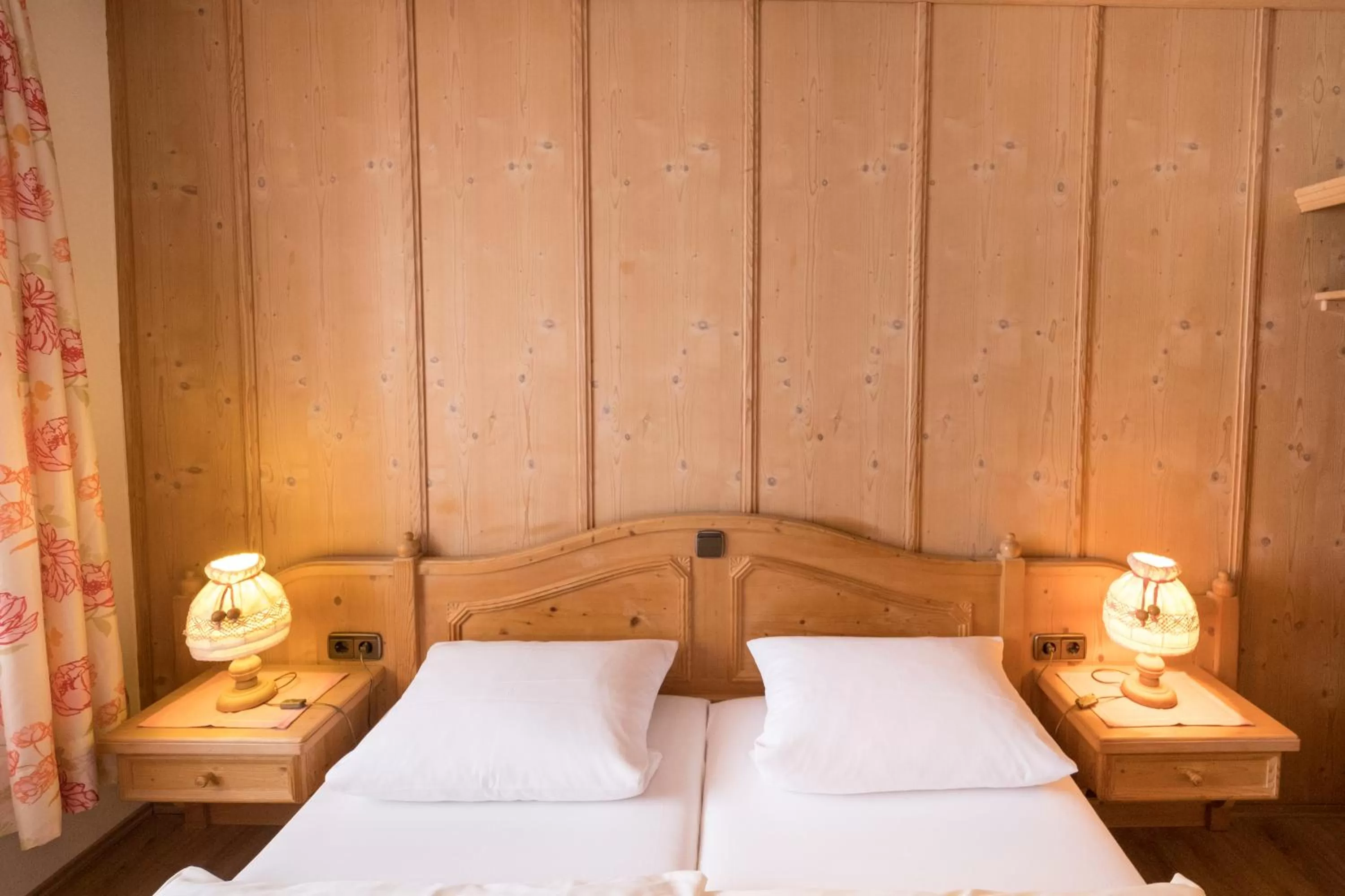 Photo of the whole room, Bed in Der Adler