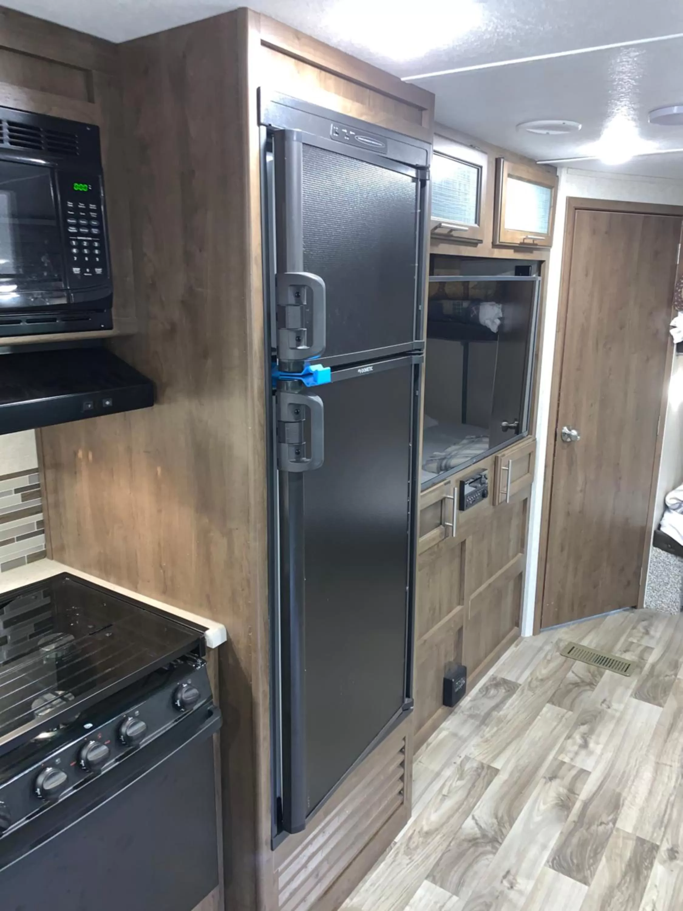 Kitchen or kitchenette in Glacier Haven Inn