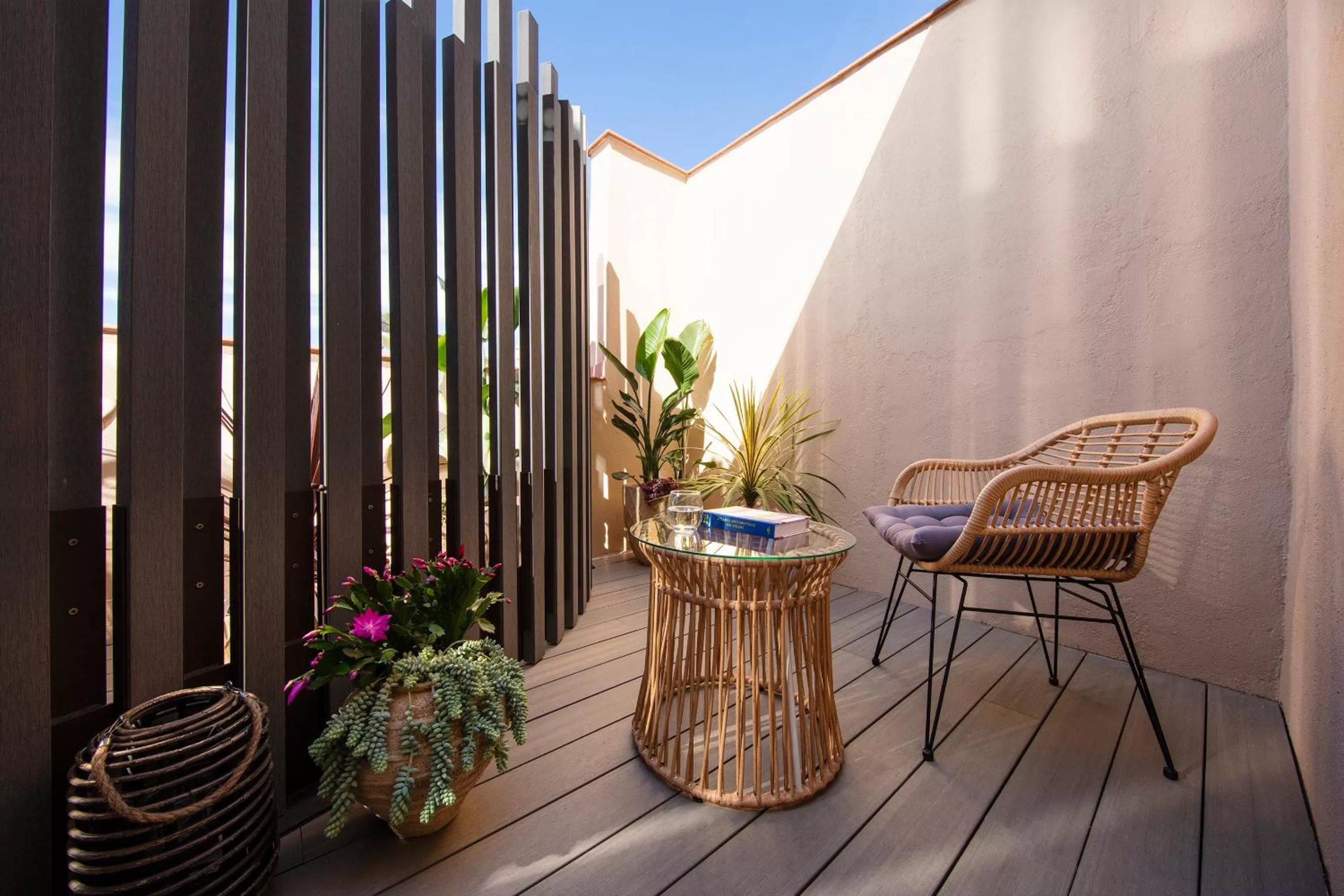 Decorative detail in Hotel Oasis