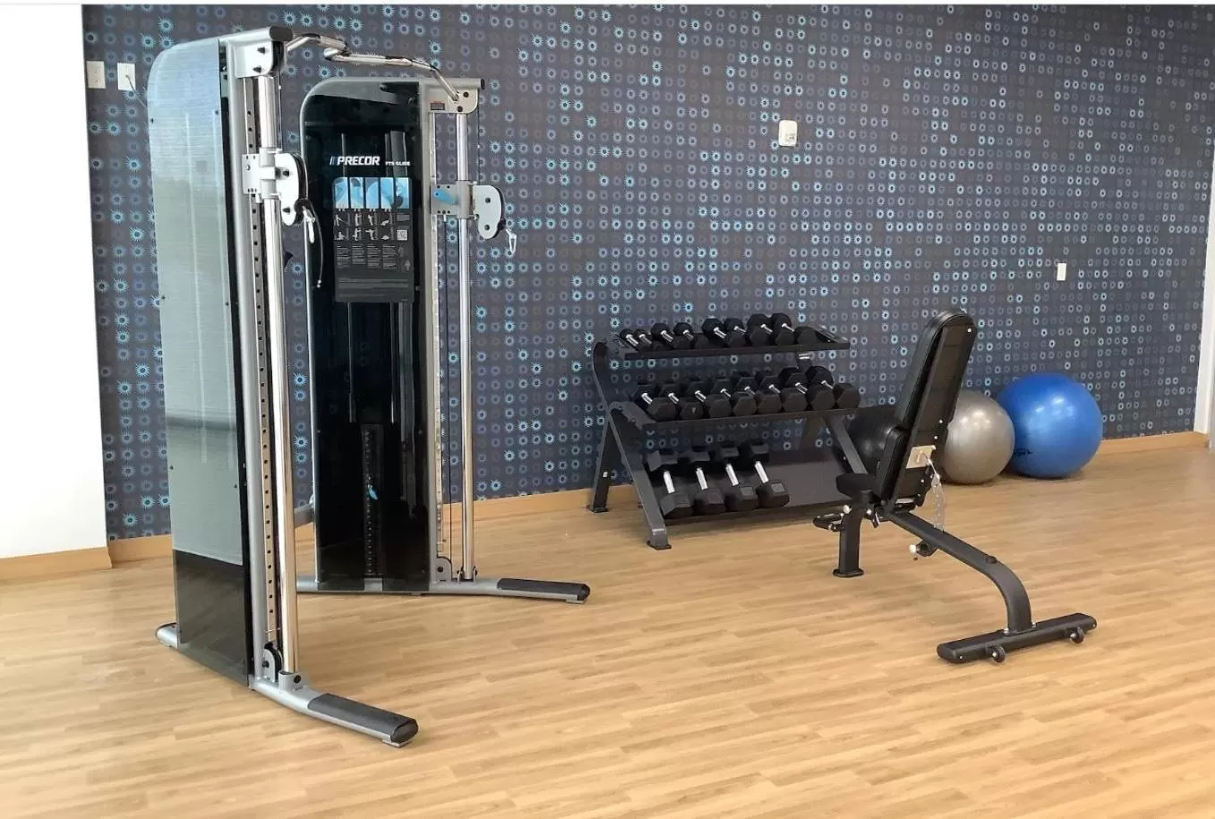 Fitness centre/facilities in La Quinta Inn & Suites by Wyndham Corpus Christi Southeast