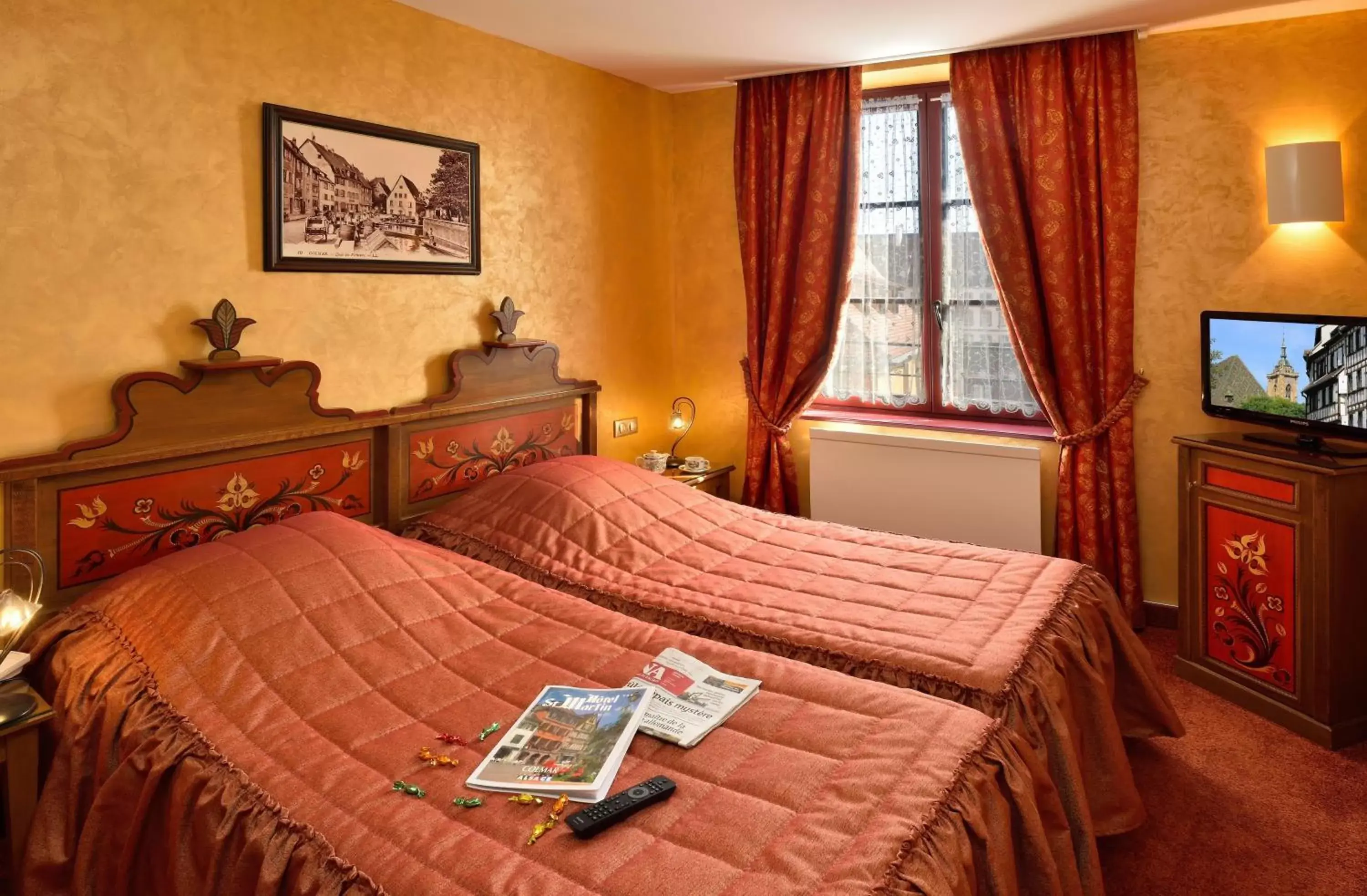 Traditional Double or Twin Room in Hotel Saint-Martin Traditional Double or Twin Room in Hotel Saint-Martin