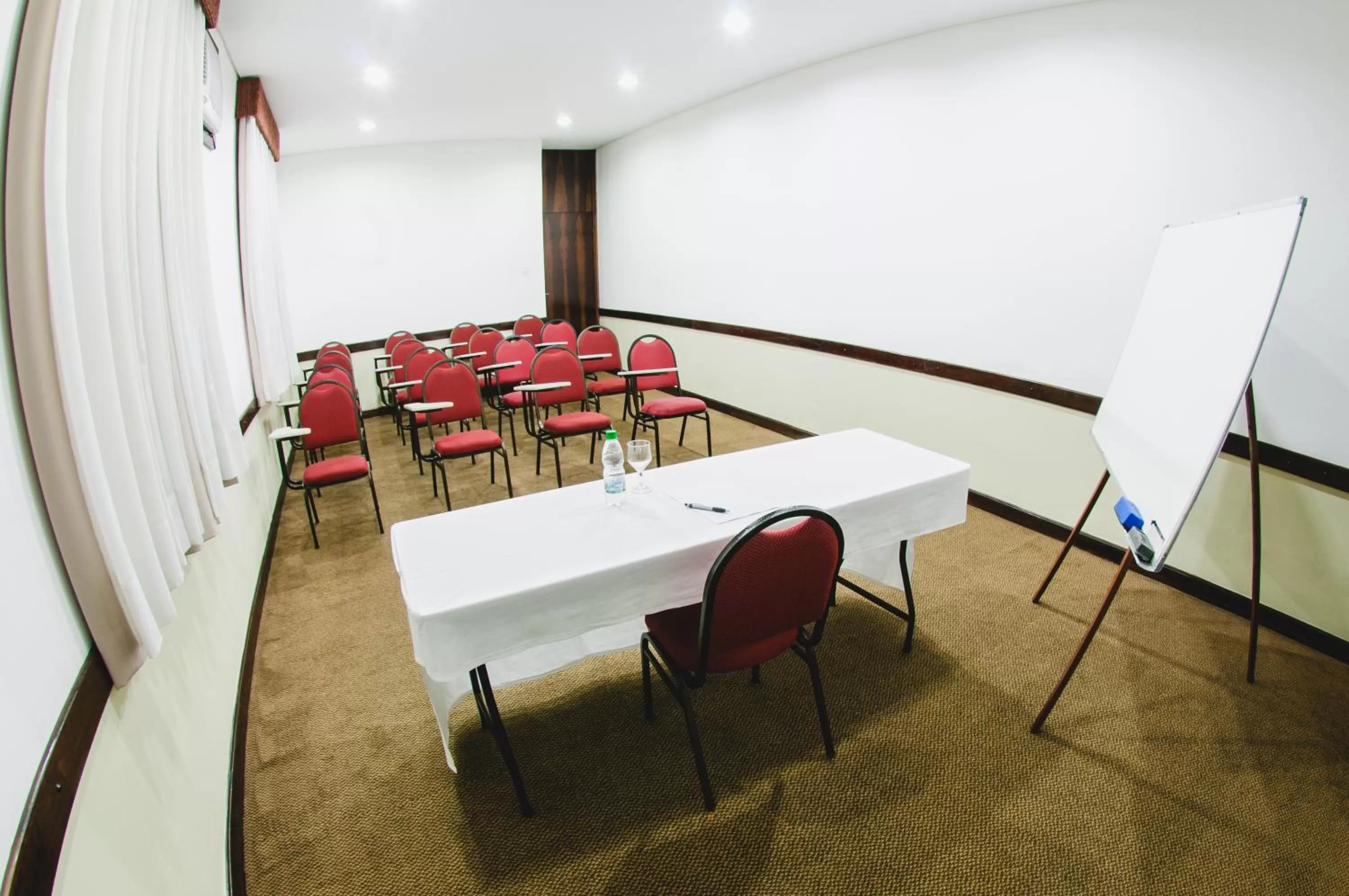 Business facilities in Hotel Aladdin