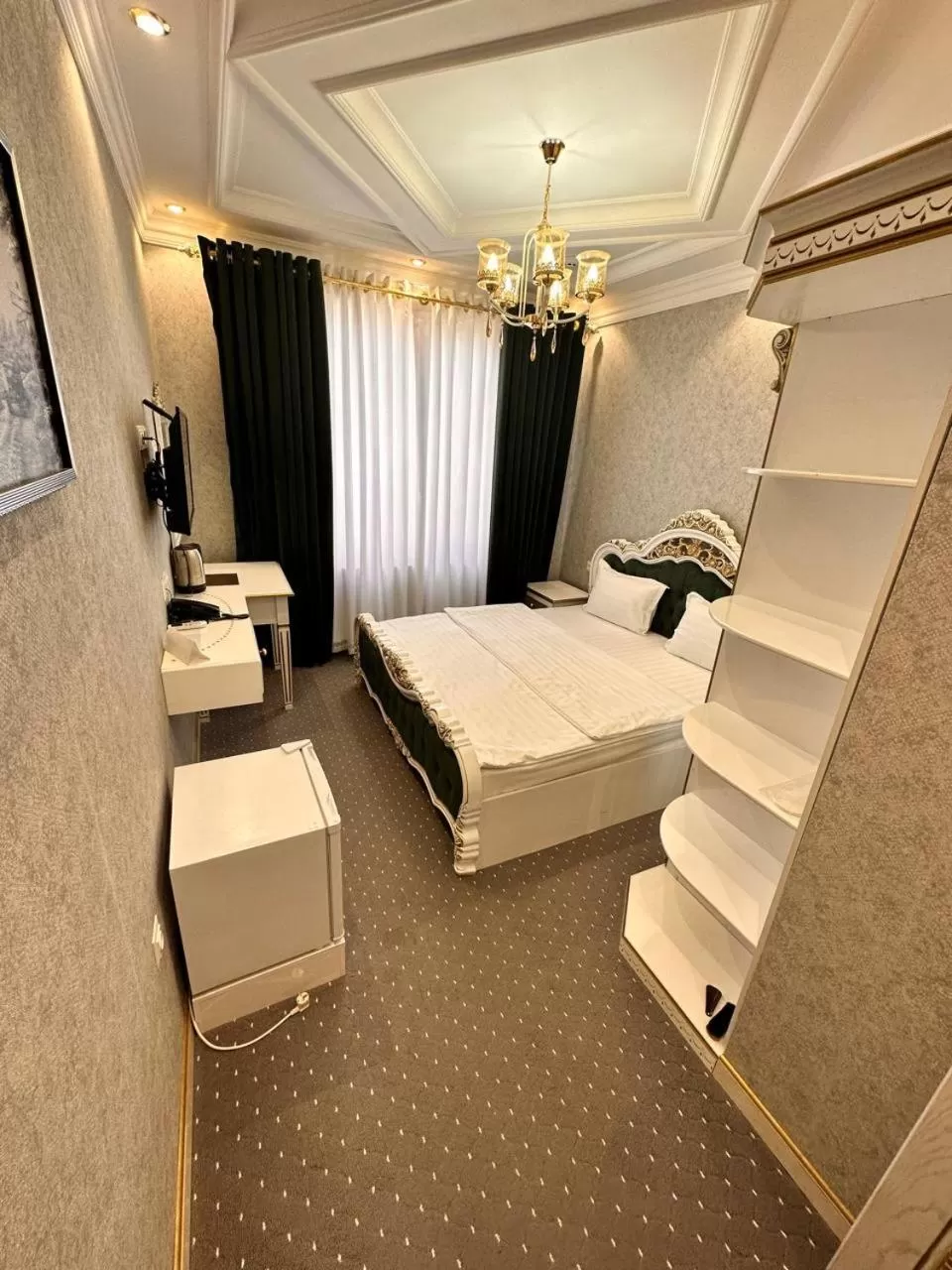 Photo of the whole room, Bed in Suleyman hotel