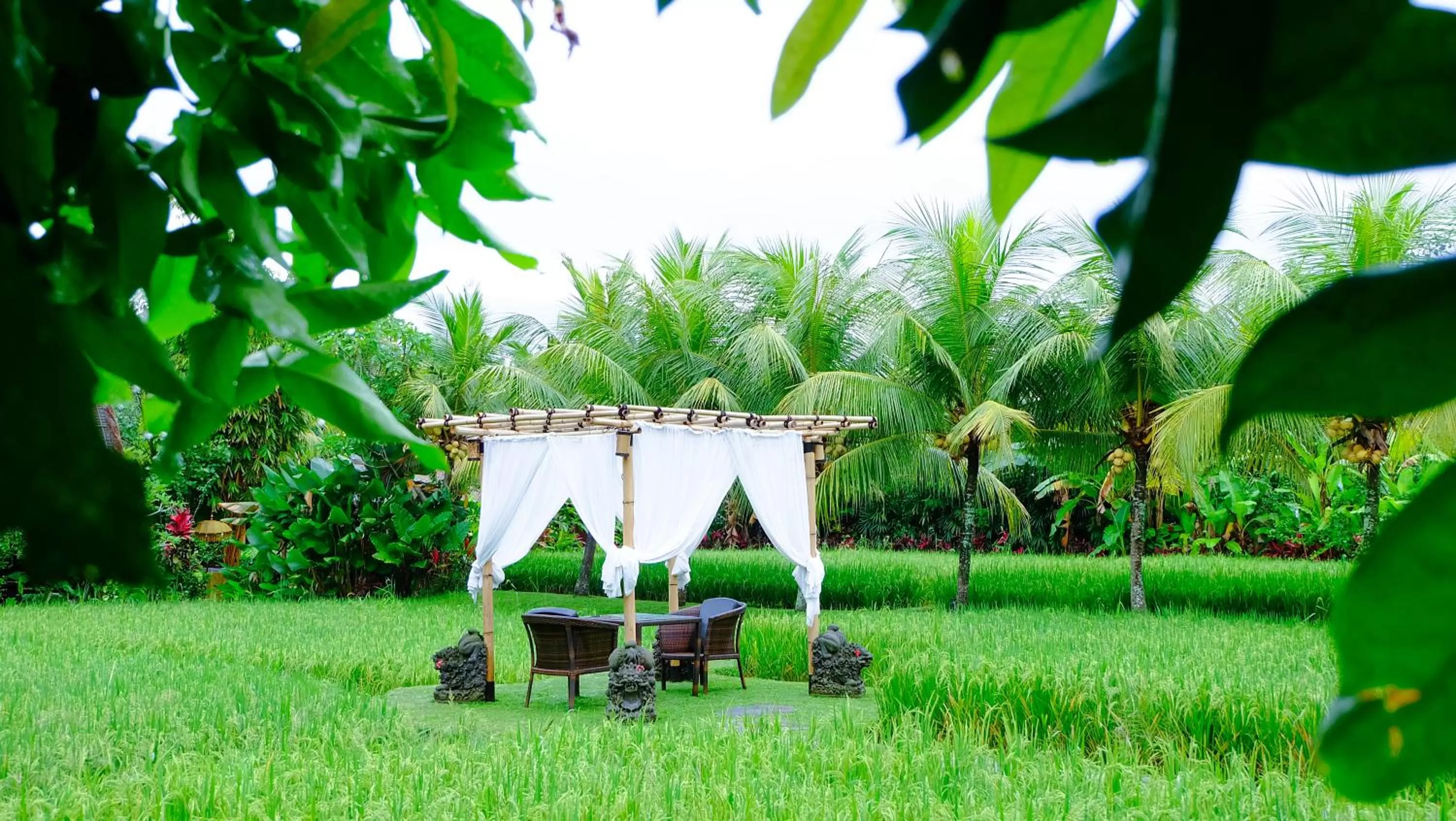 On site, Garden in Bebek Tepi Sawah Restaurant & Villas