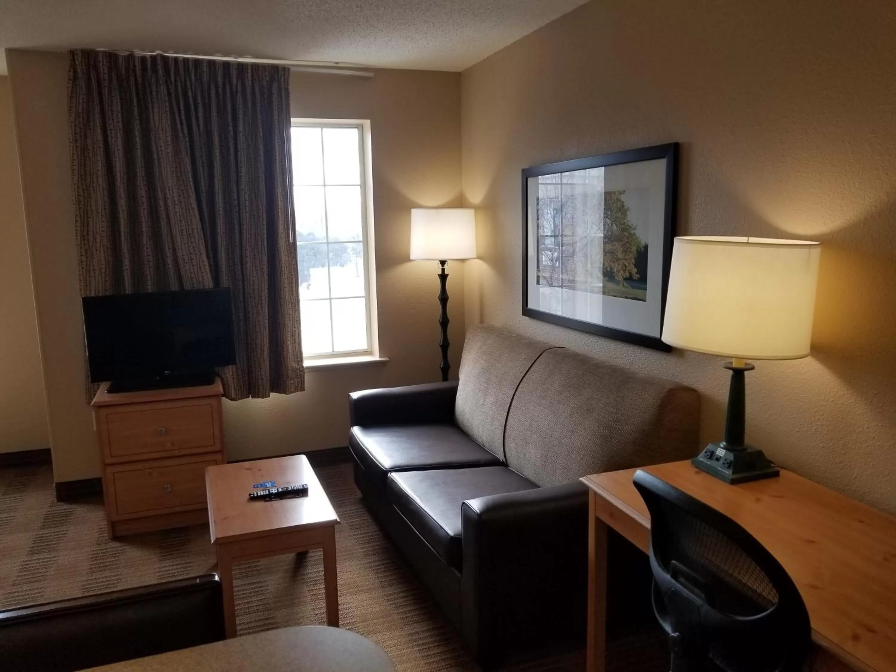 TV and multimedia in Extended Stay America Suites - Milwaukee - Brookfield