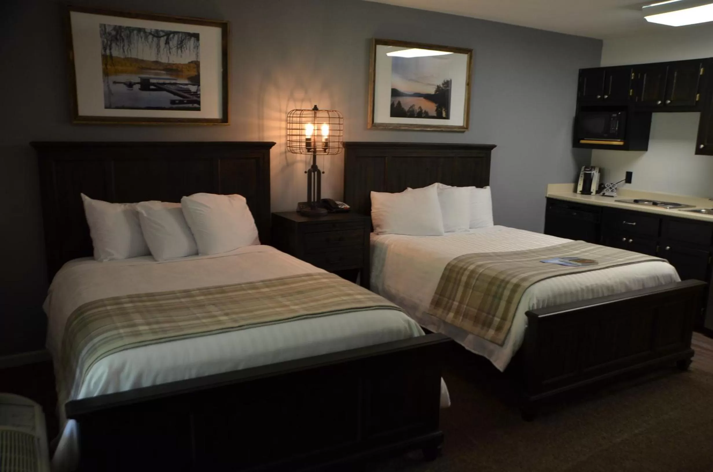 Bed in The Retreat at Center Hill Lake