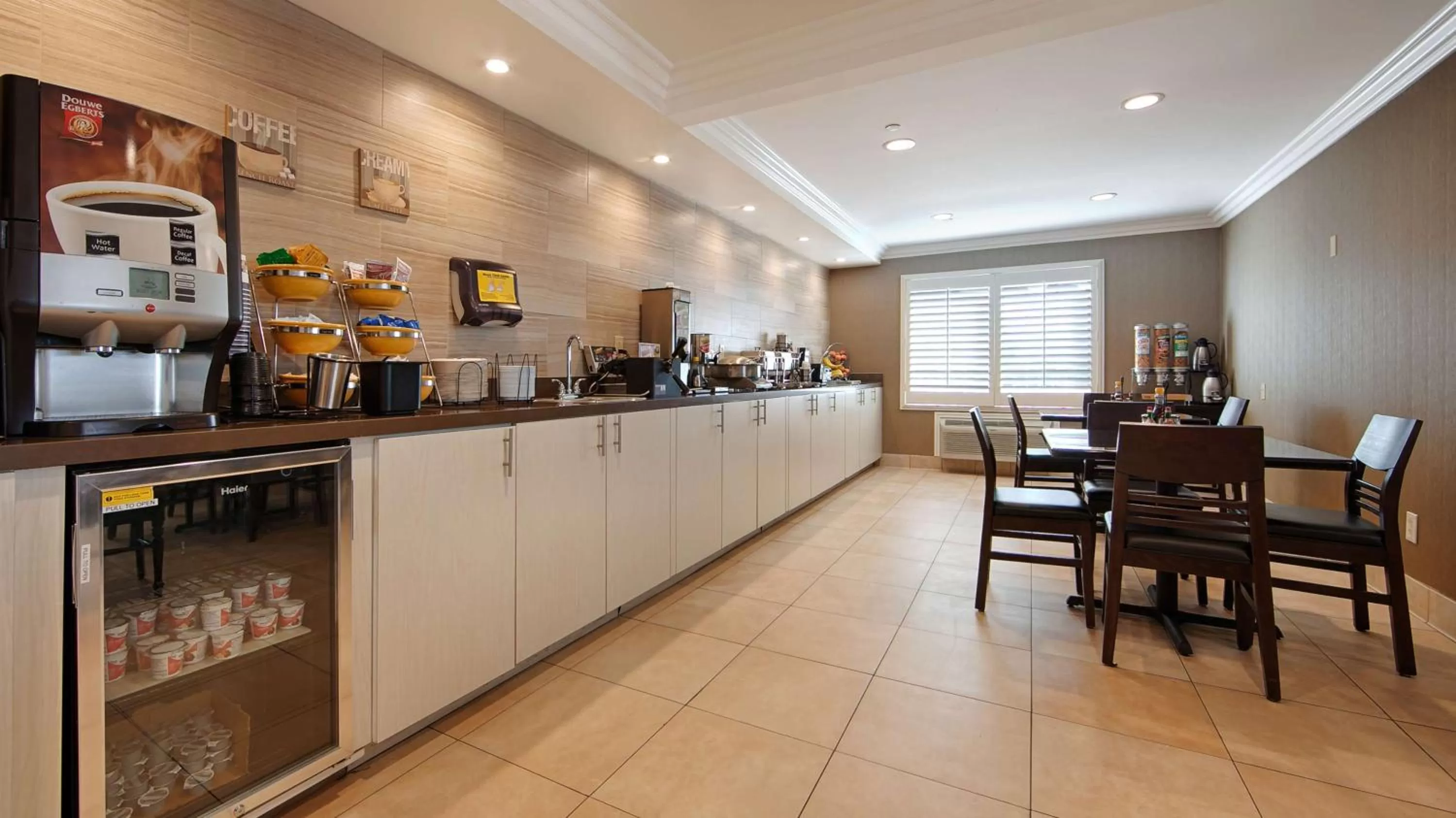 Restaurant/places to eat in Best Western Burbank Airport Inn