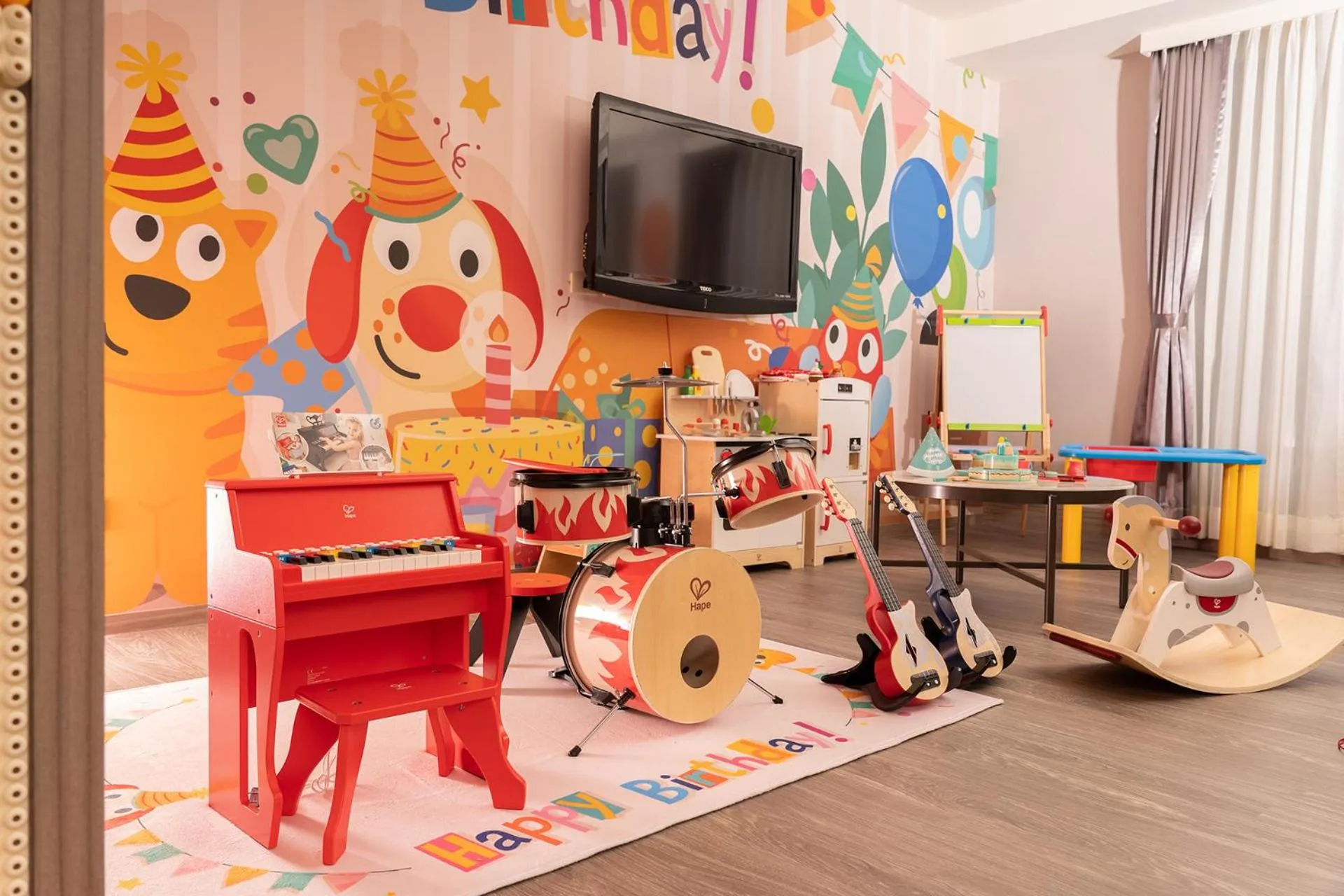 children in E-DA Skylark Hotel