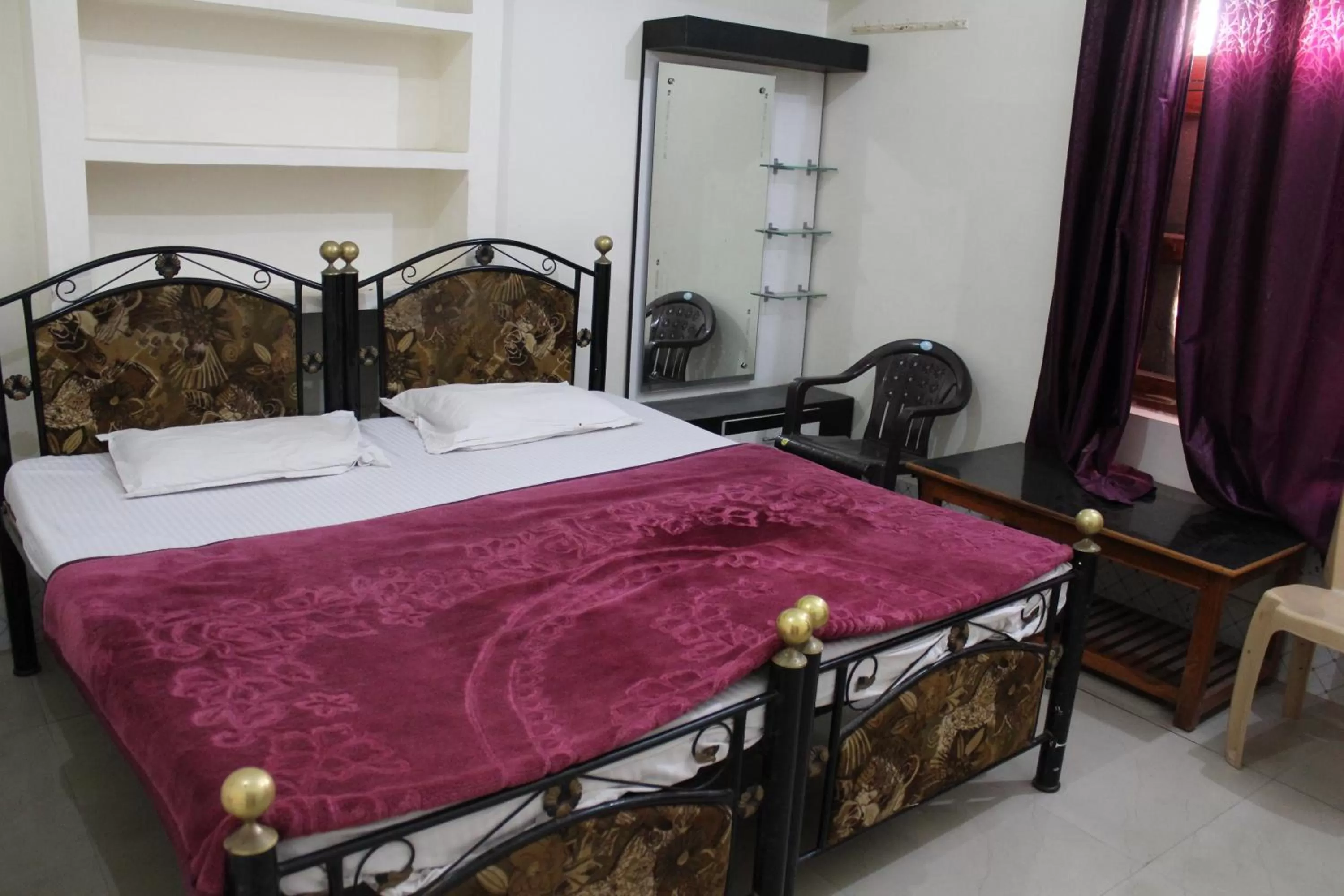 Bed in Best B&B in Orchha