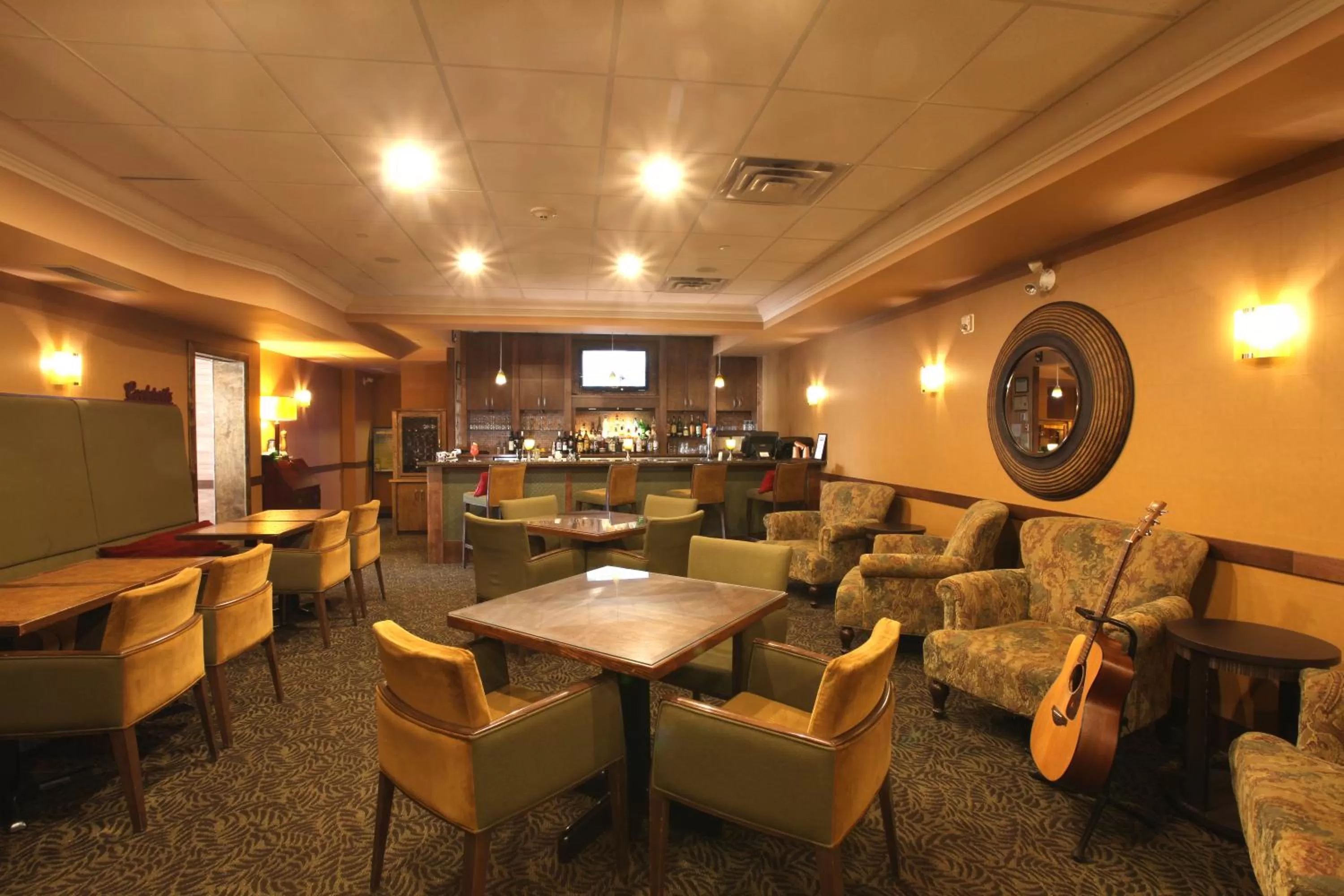 Lounge or bar in Inn on Prince Hotel and Conference Centre Truro