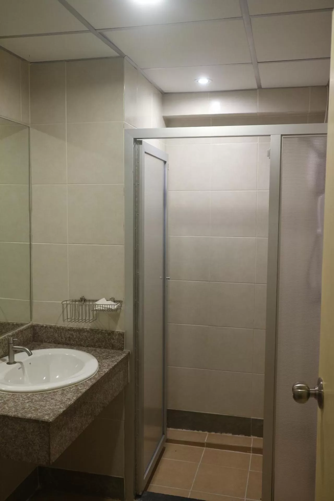 Bathroom in Floral Shire Suvarnabhumi Airport