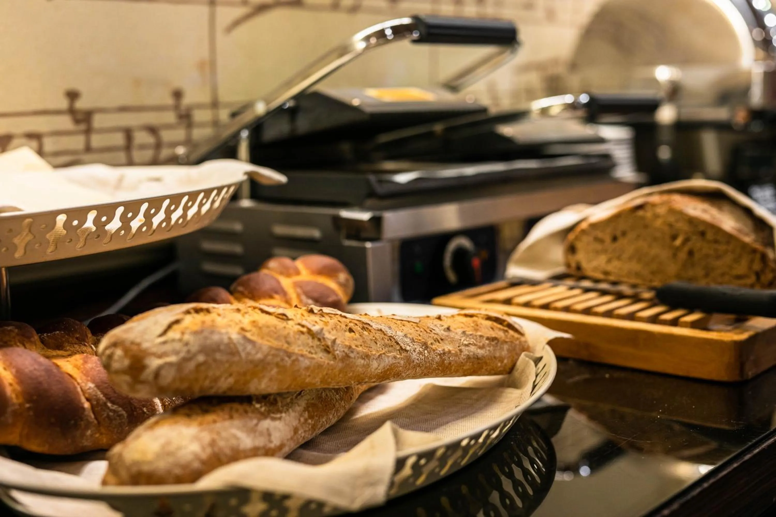 Food and drinks in Hotel Milano Scala