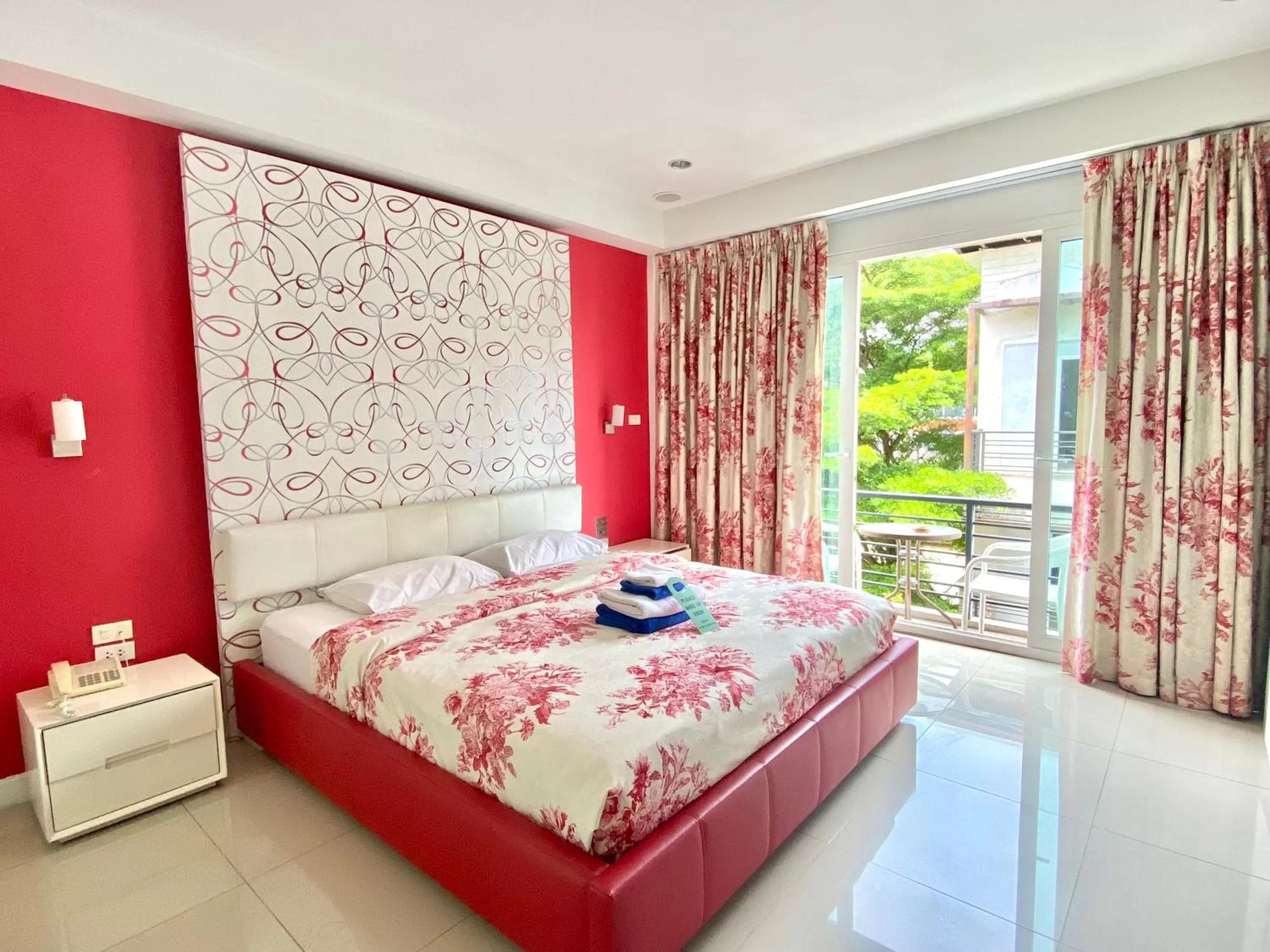 Bed in Access Inn Pattaya