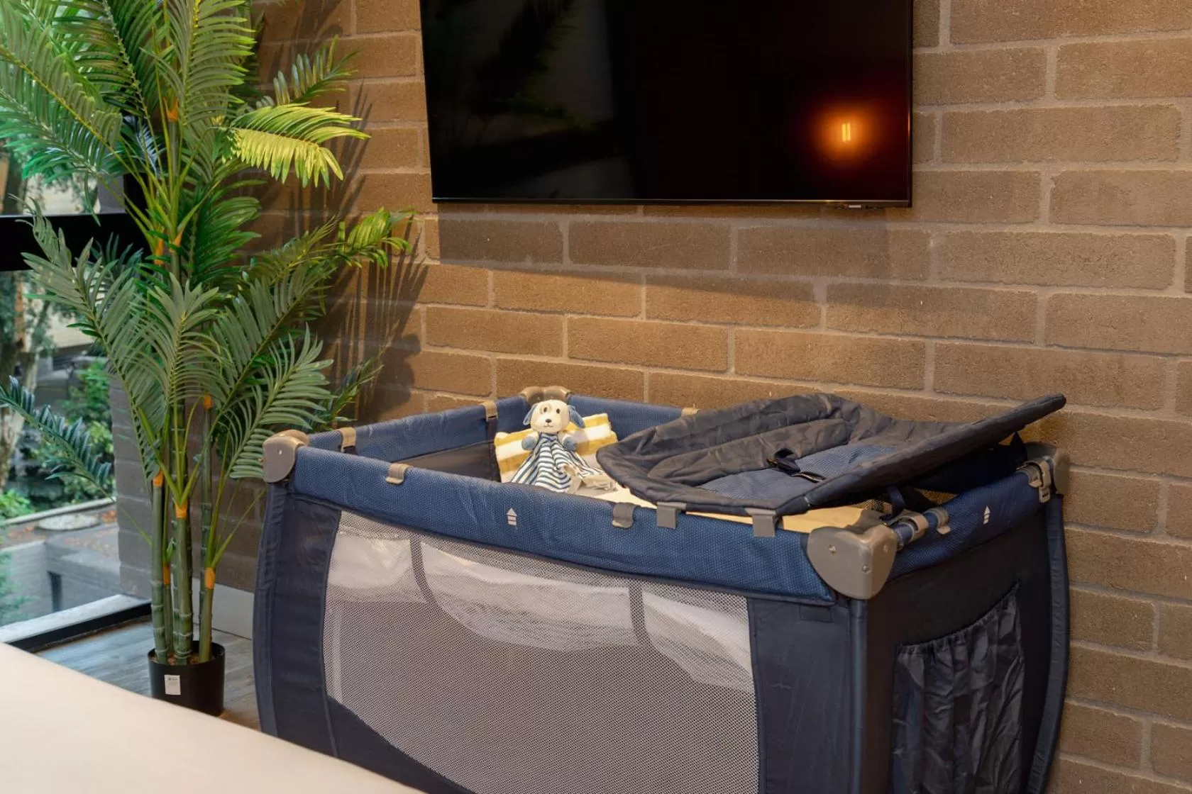 children, TV/Entertainment Center in Loma Verde Aparthotel