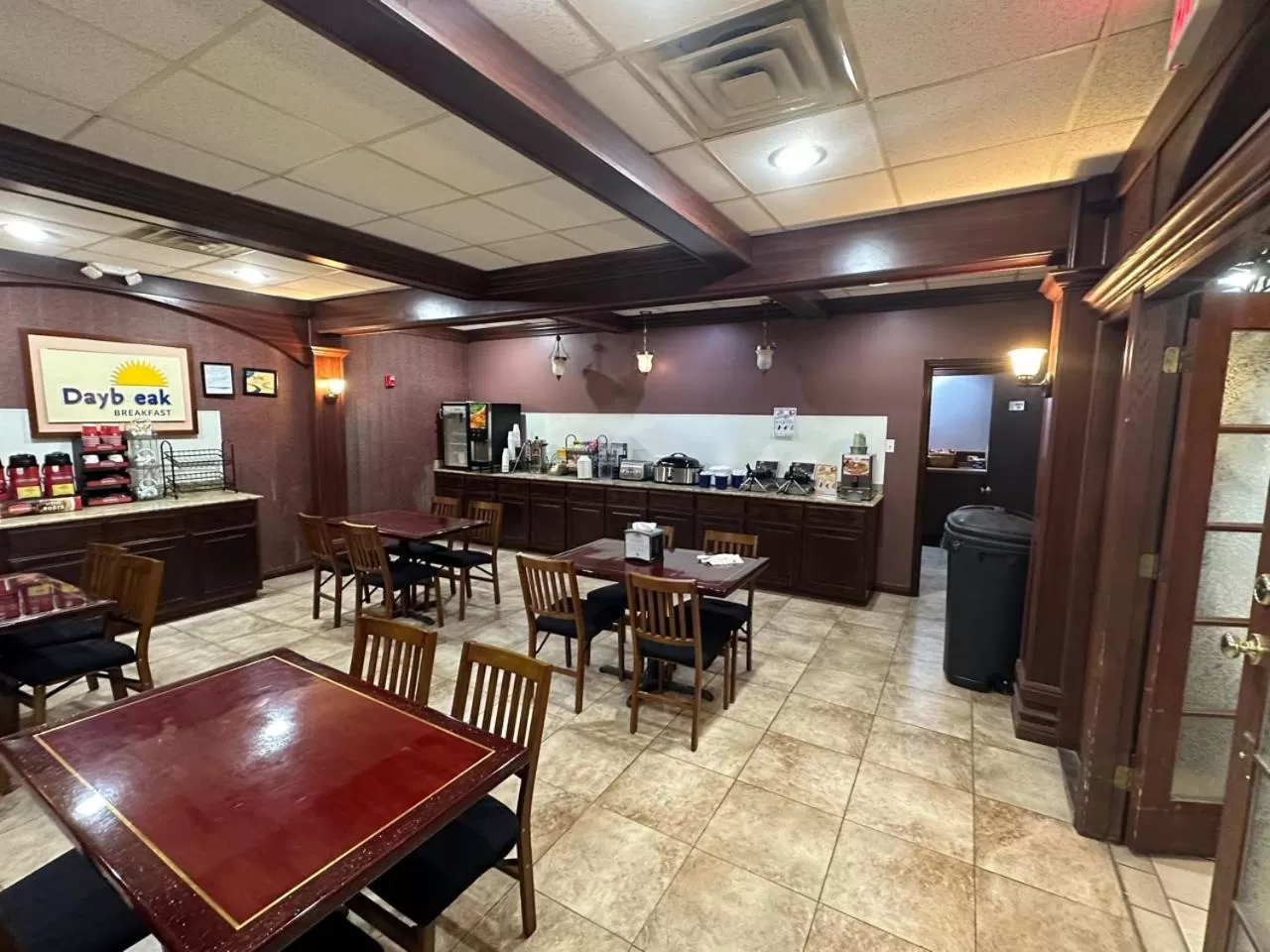 Breakfast in Days Inn & Suites by Wyndham Jennings