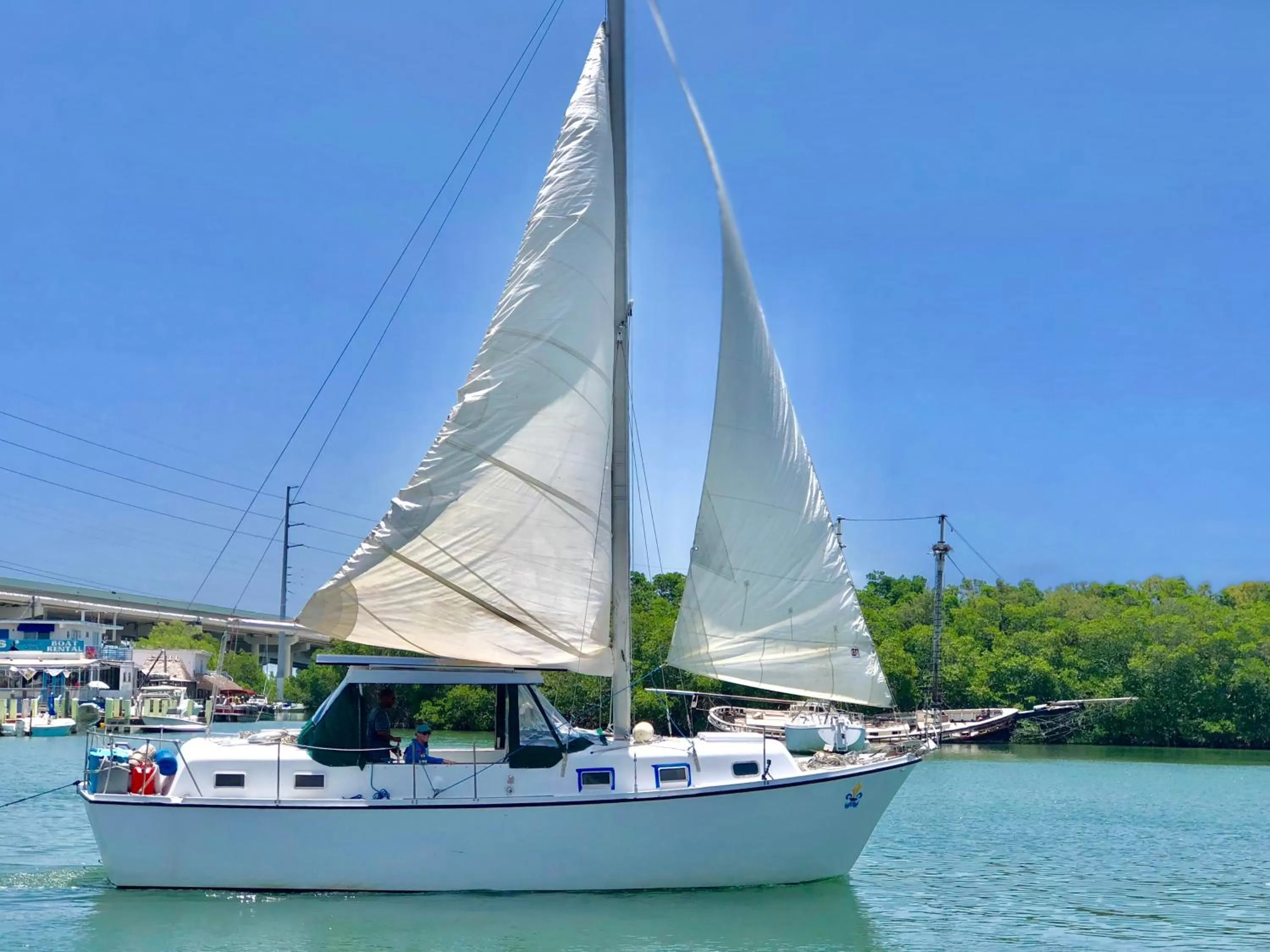 Day in Gilbert's Resort & Marina