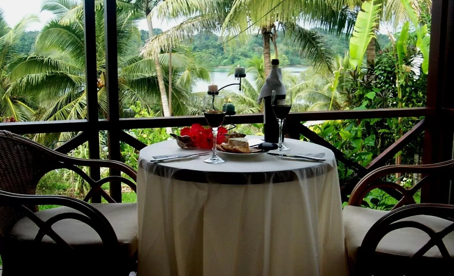 Restaurant/places to eat in Seachange Lodge