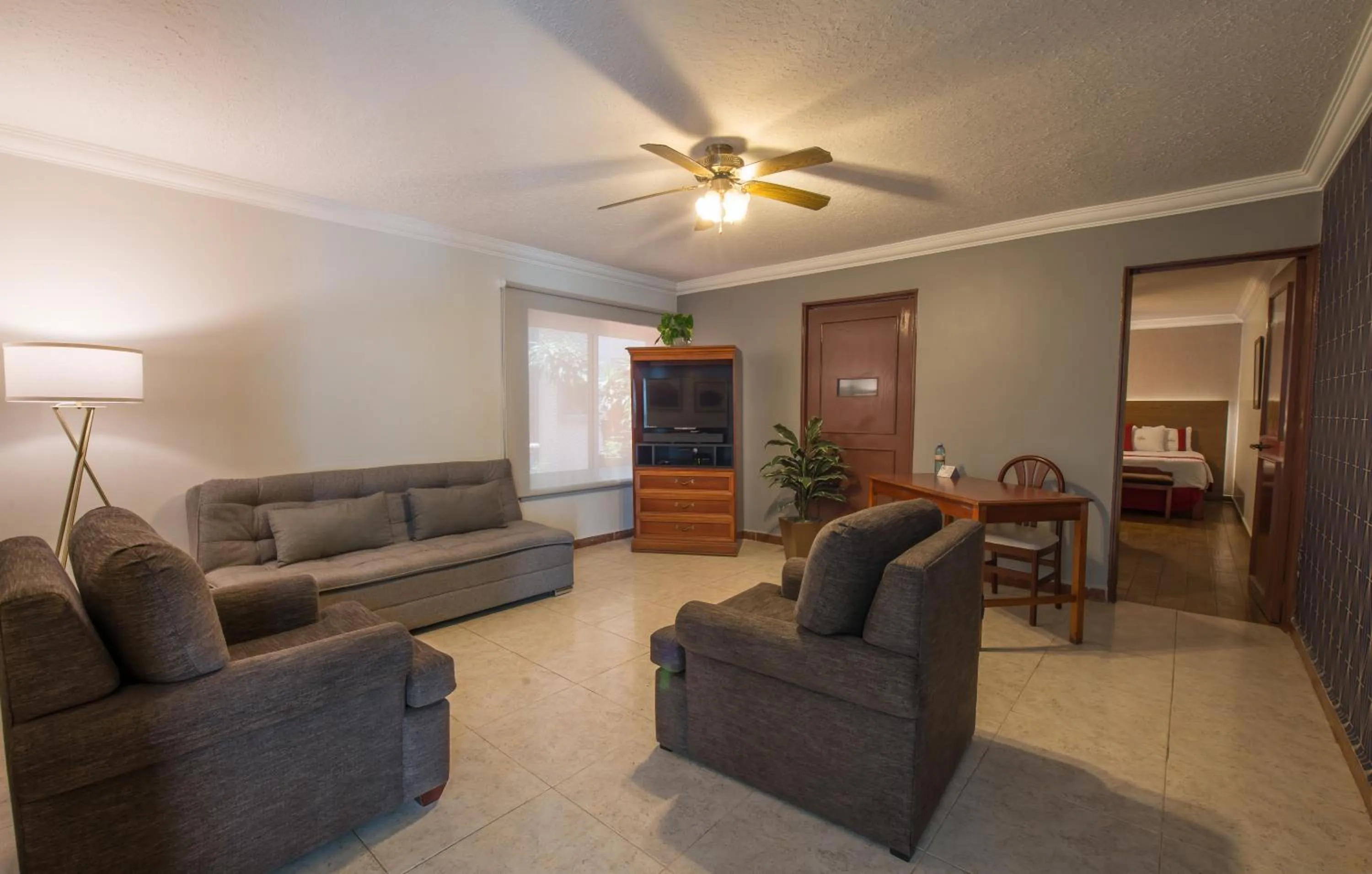 Del Marques Hotel and Suites