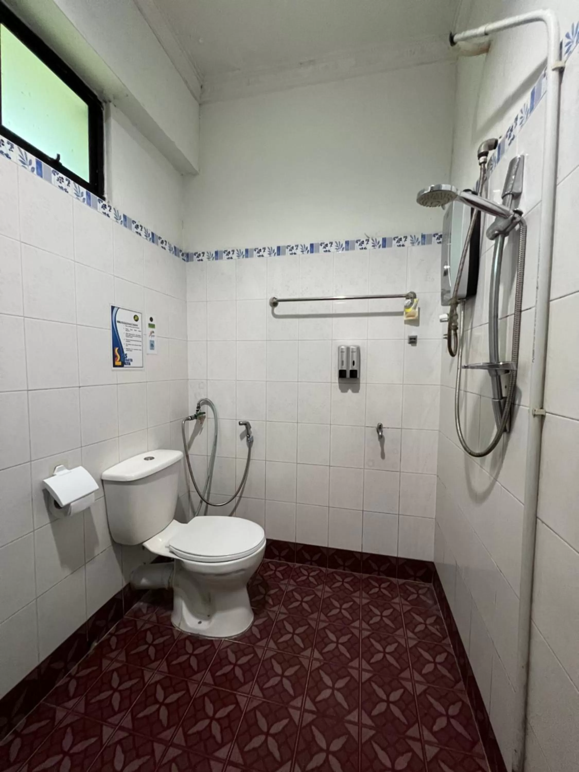 Shower, Bathroom in MJ inn