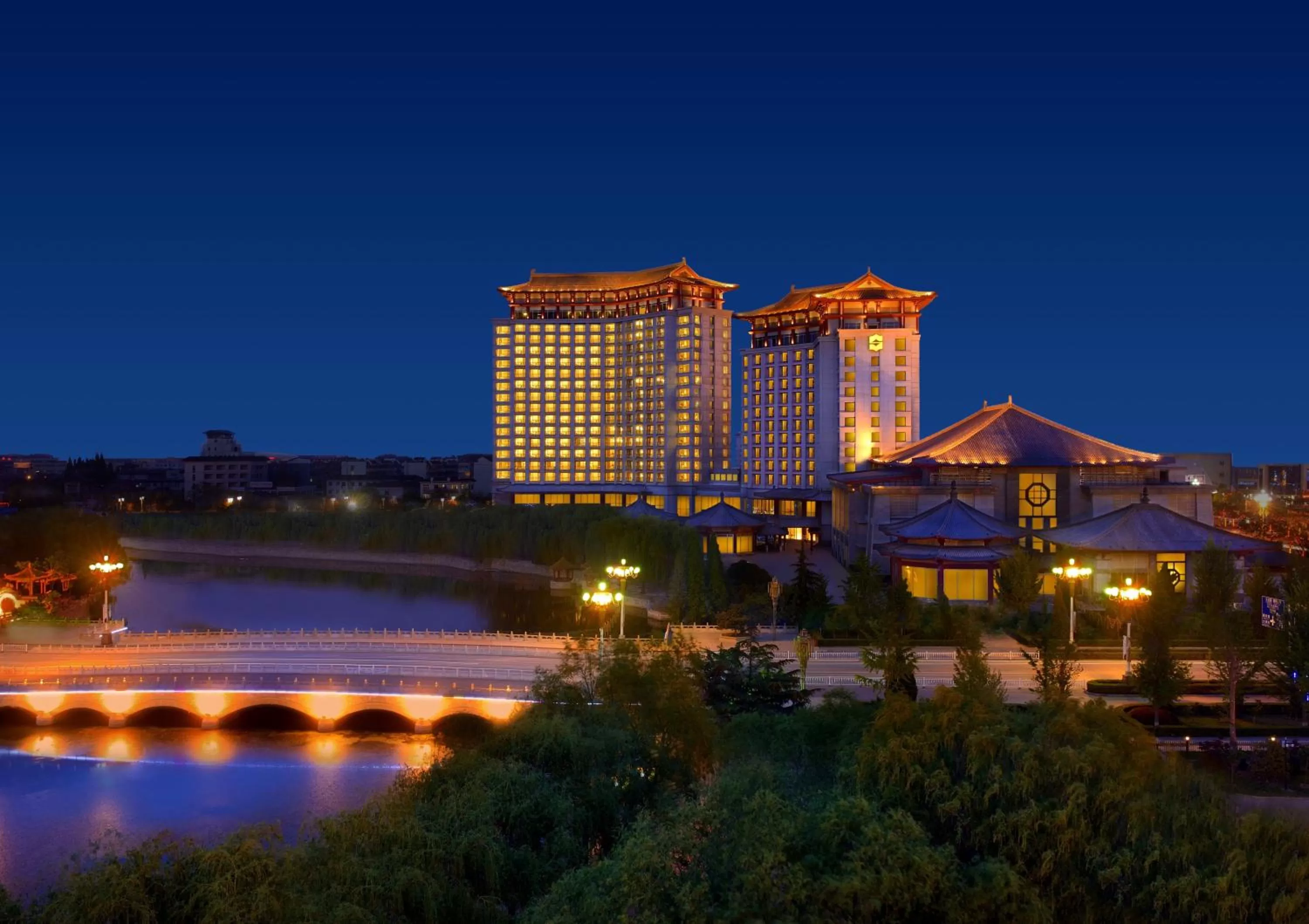 Facade/entrance in Shangri-La Qufu