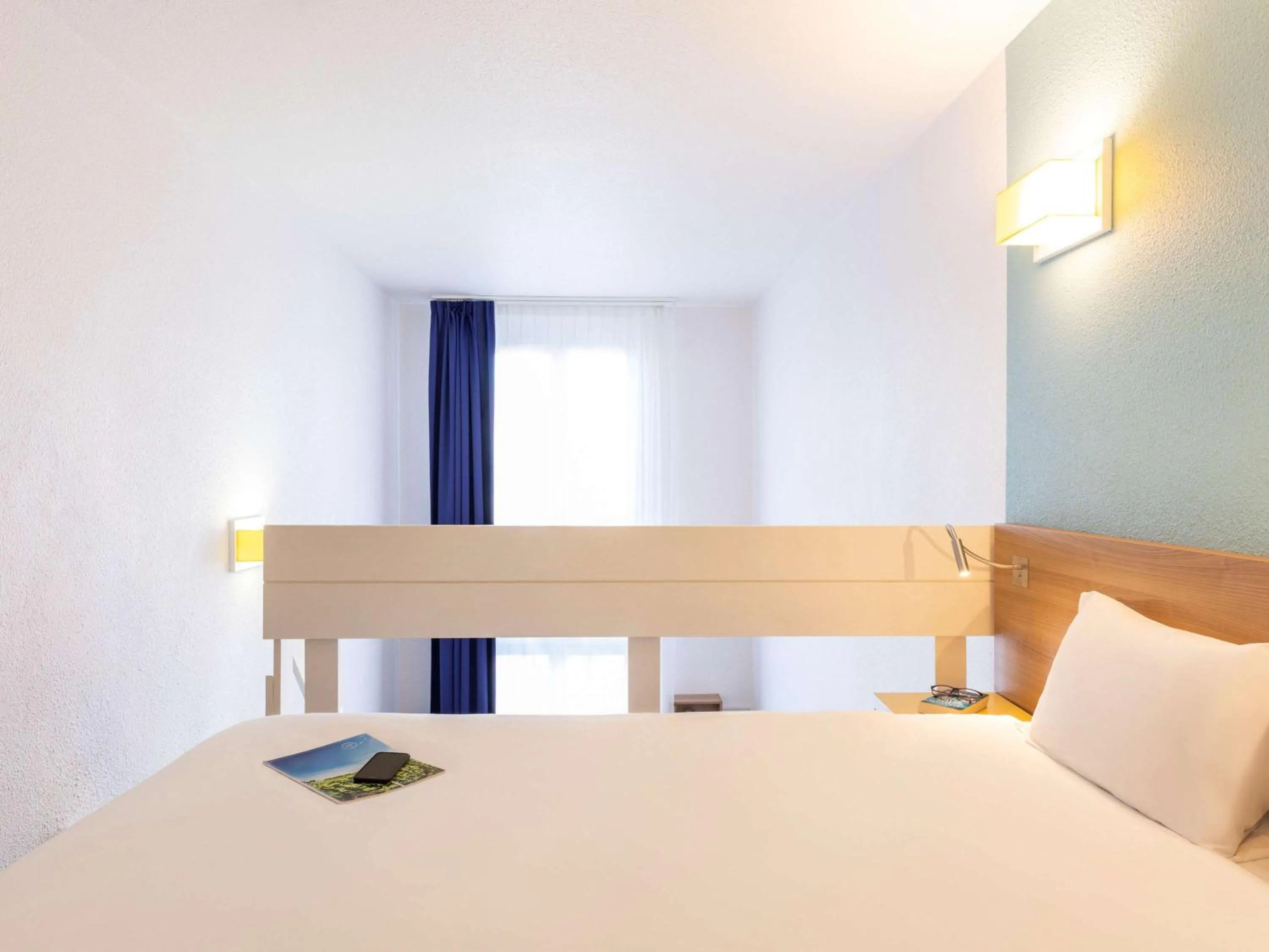 Photo of the whole room, Bed in Aparthotel Adagio Access La Défense - Place Charras